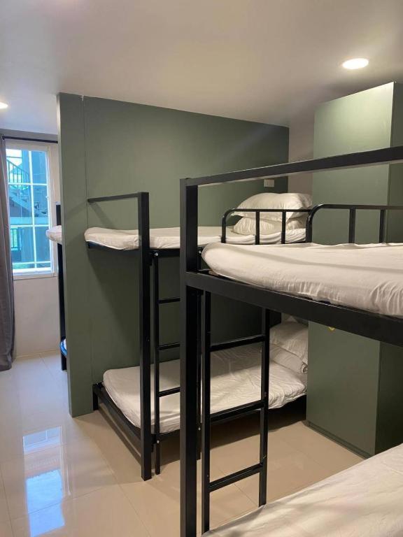 Hood Apartment *