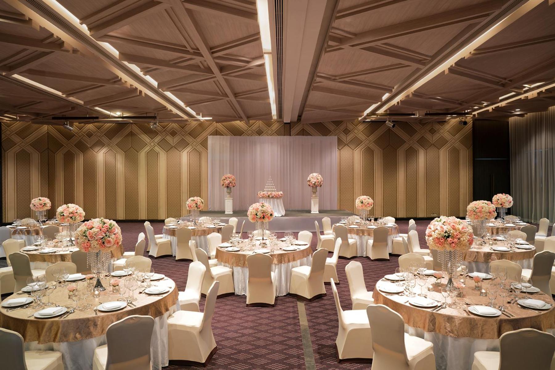 Hotel Avani & Convention Centre 5*