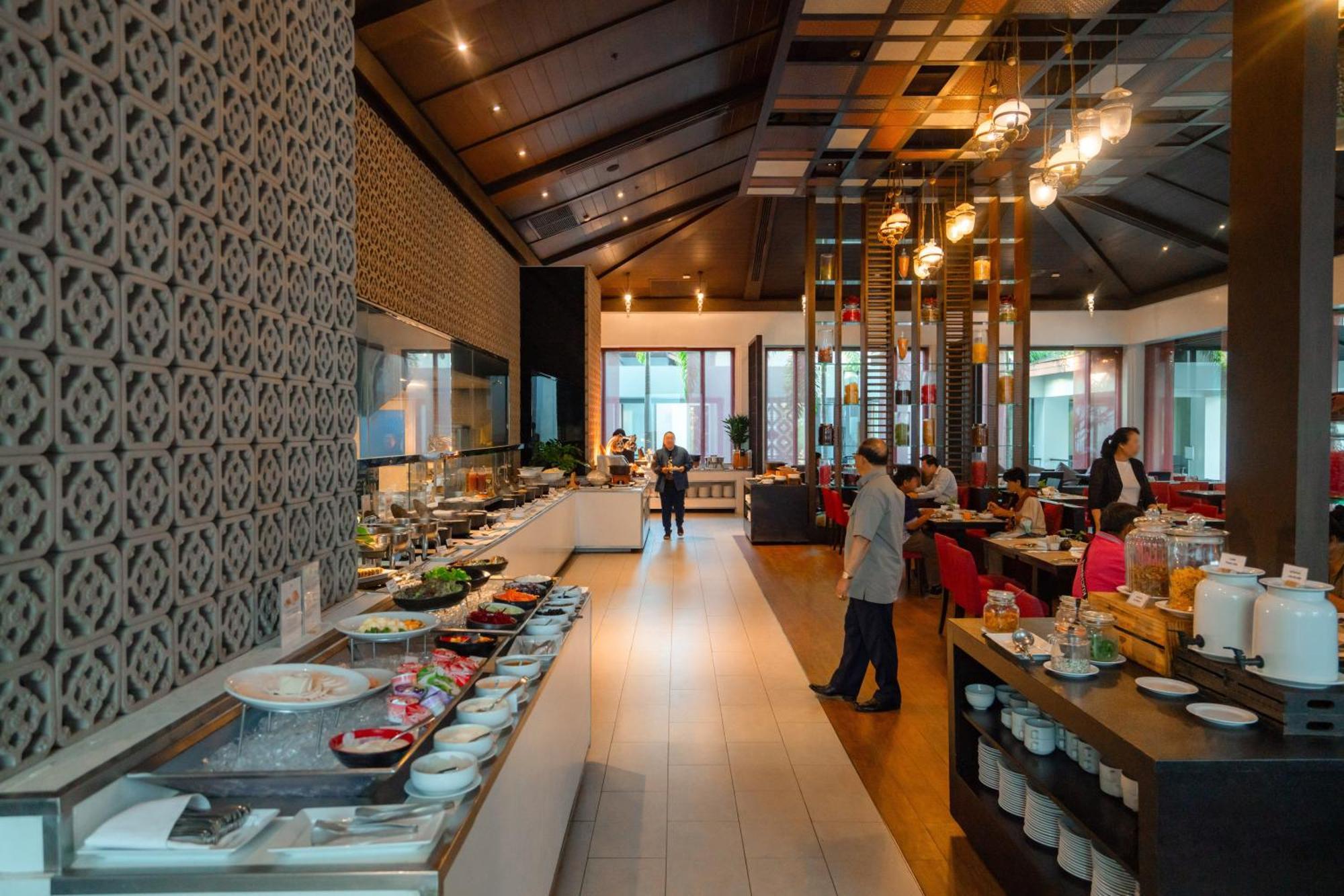 Avani & Convention Centre Hotel 5*