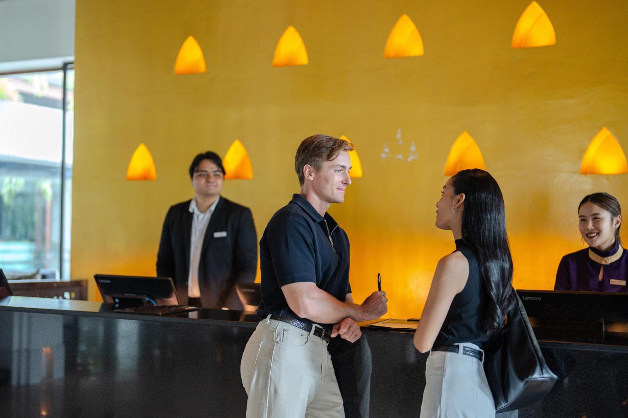 Hotel Avani & Convention Centre 5*