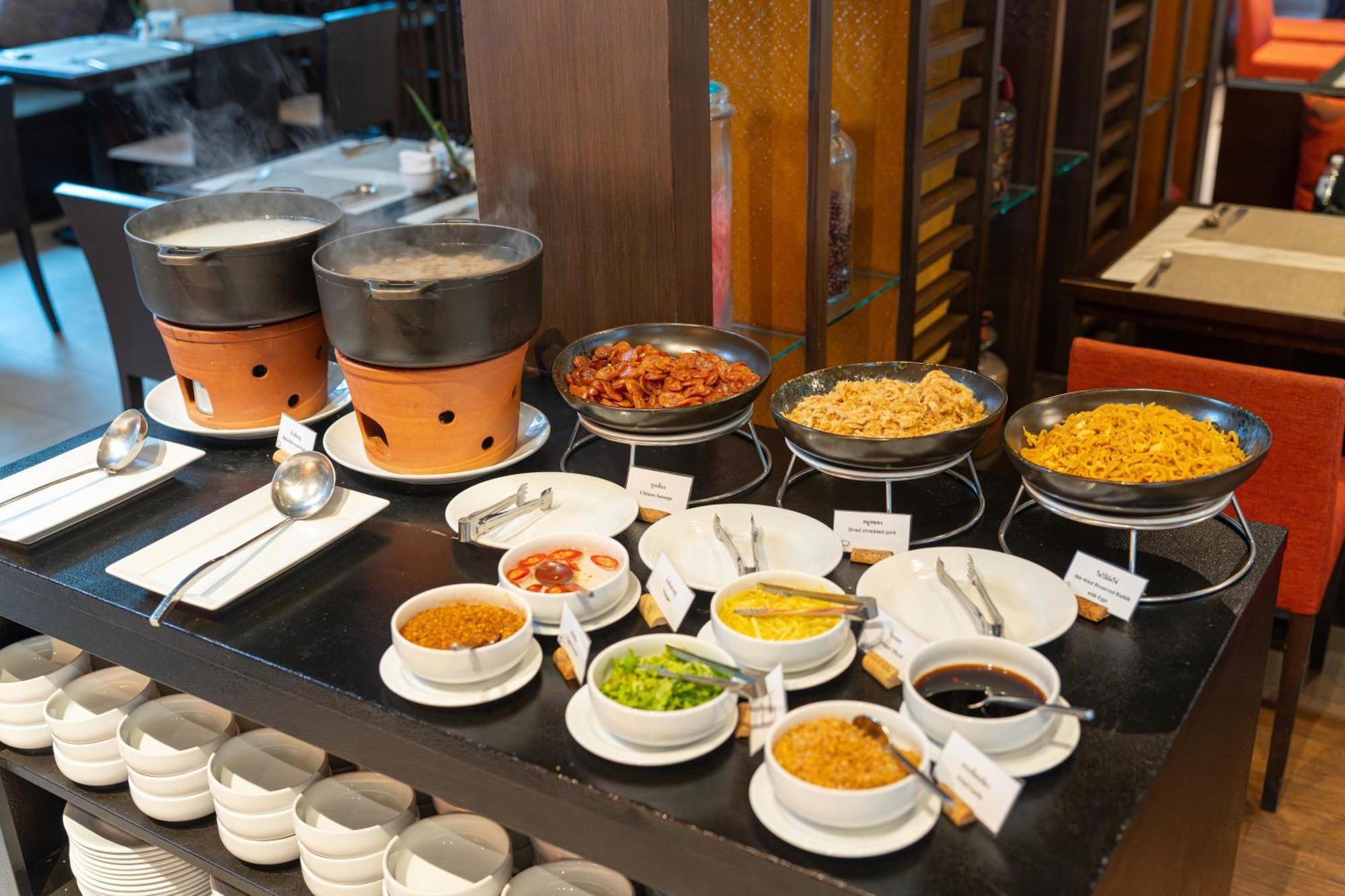 Avani & Convention Centre Hotel 5*