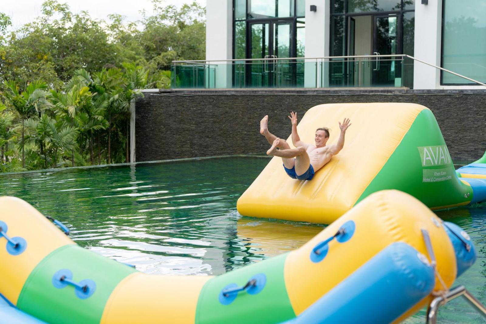 Avani & Convention Centre Hotel
