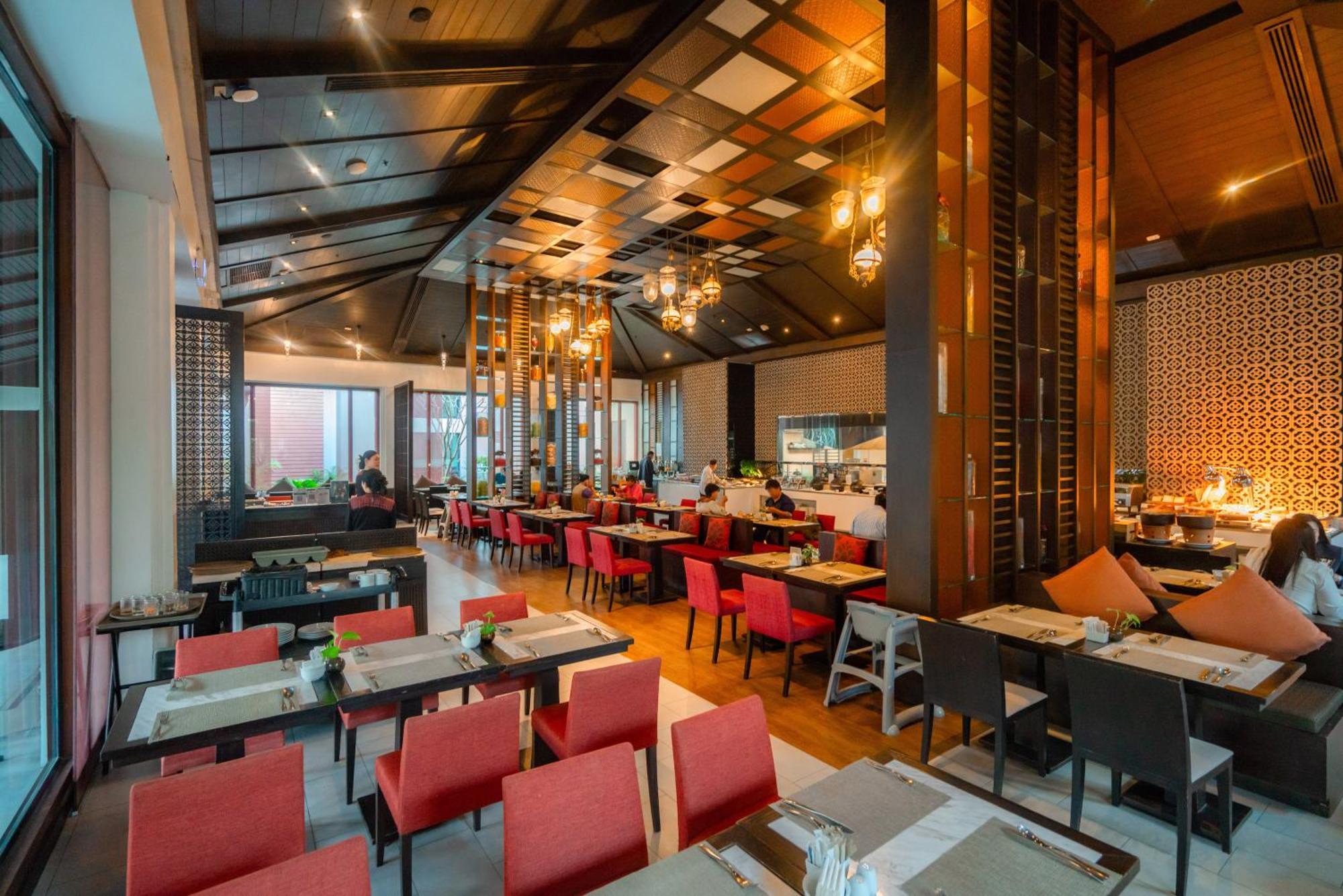 Hotel Avani & Convention Centre
