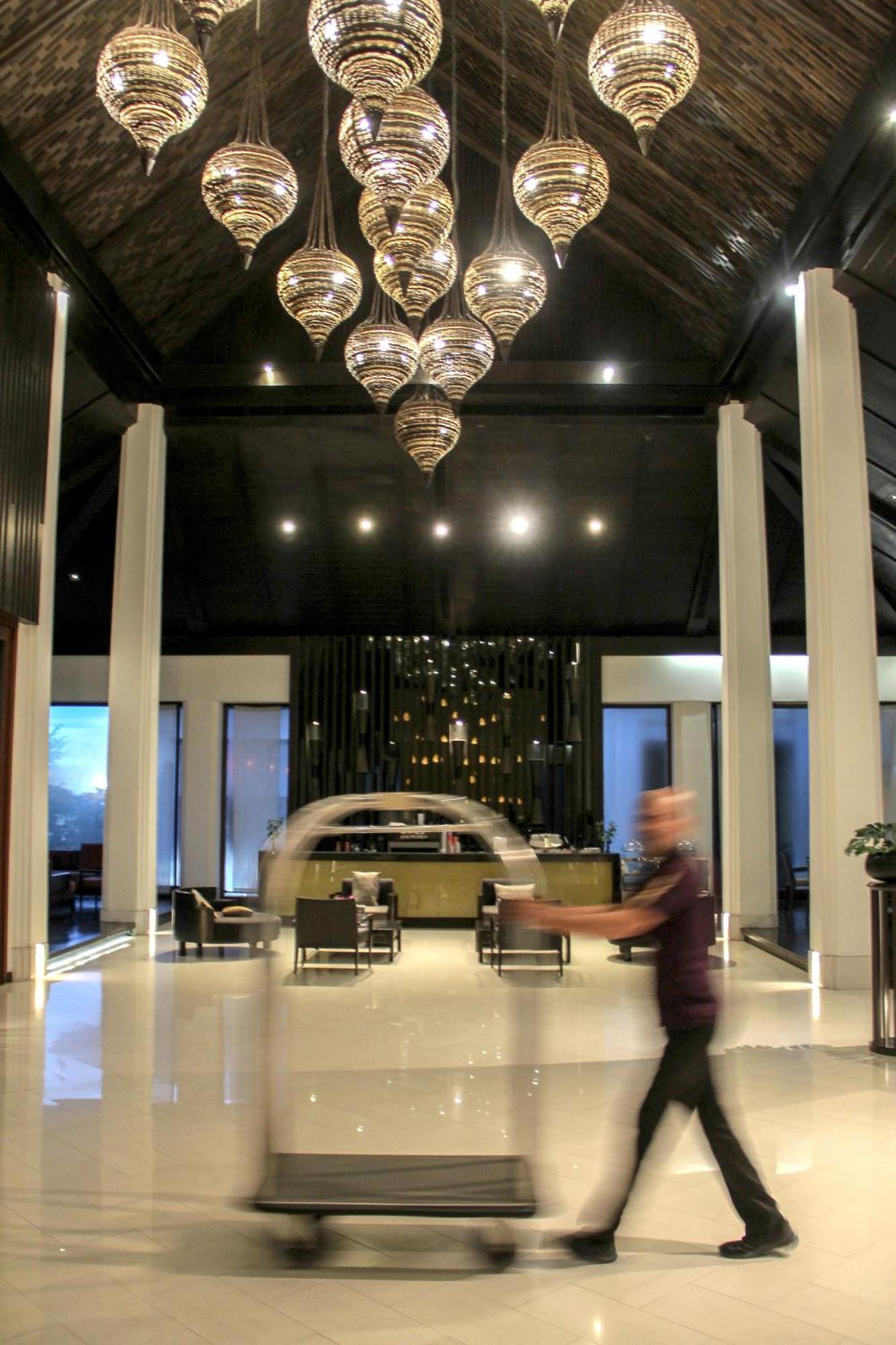 Avani & Convention Centre 5*