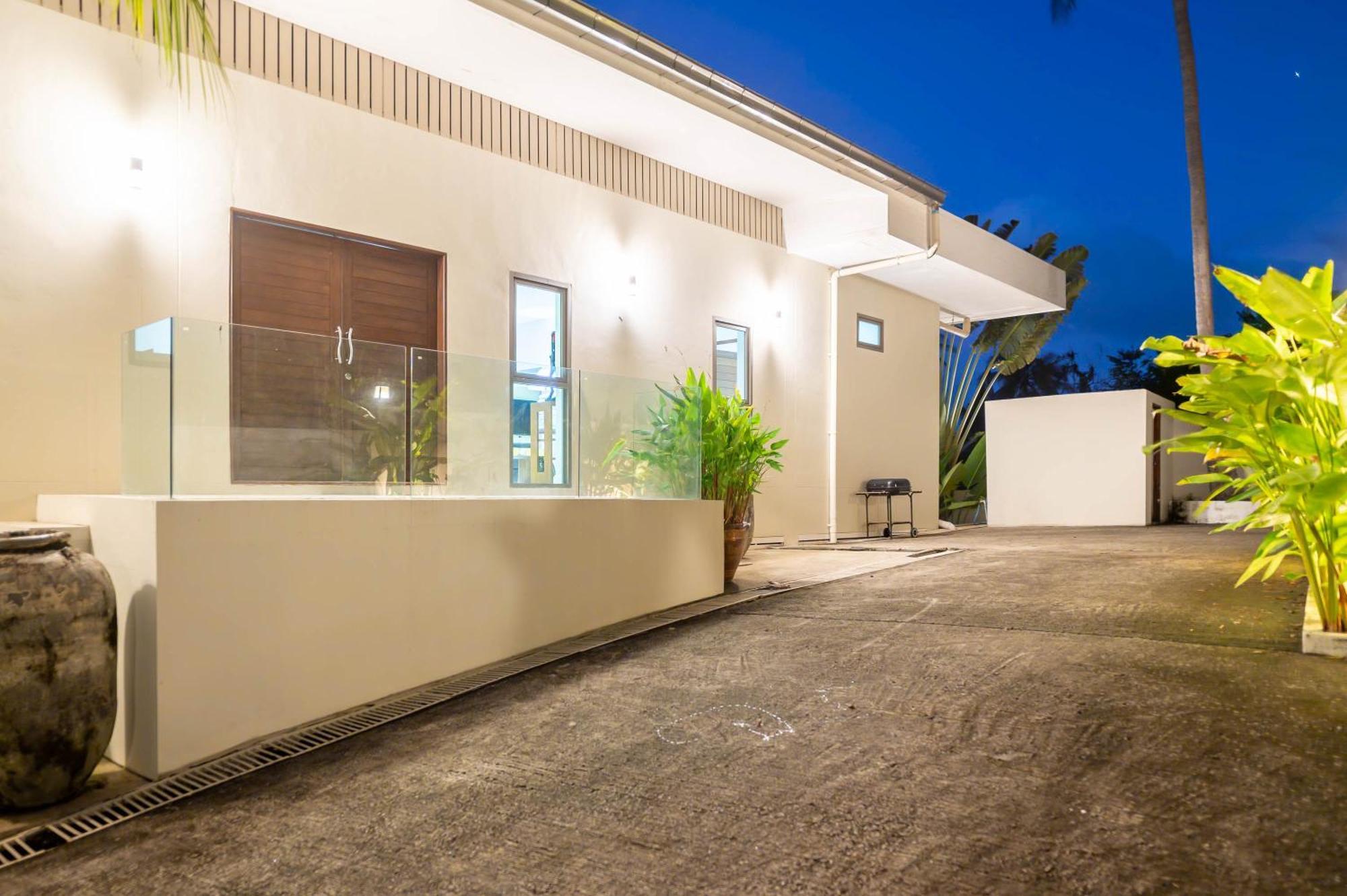 Victoire 4br Seaview Mae Nam