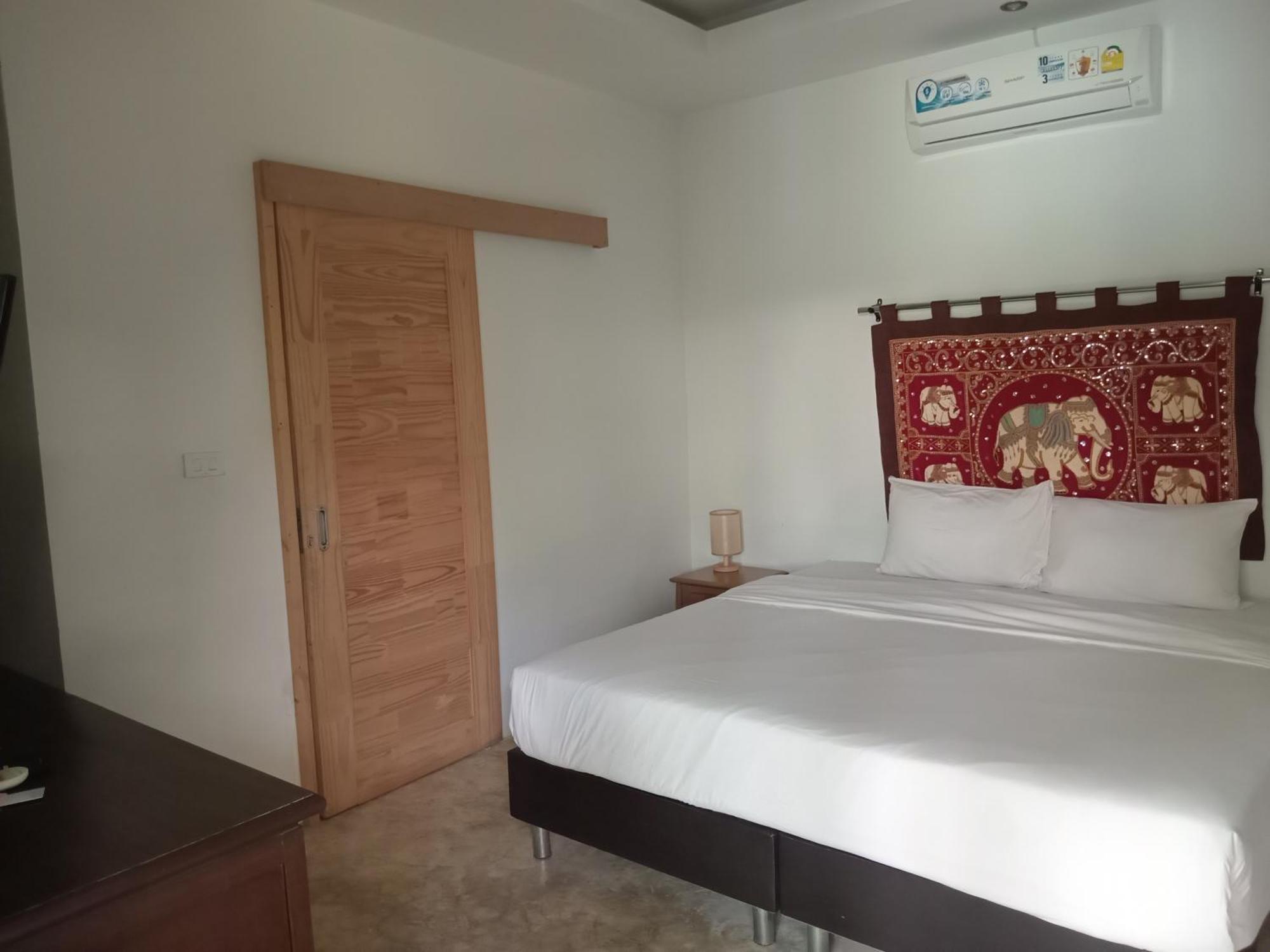 Tropical House​ Resort Hua Hin