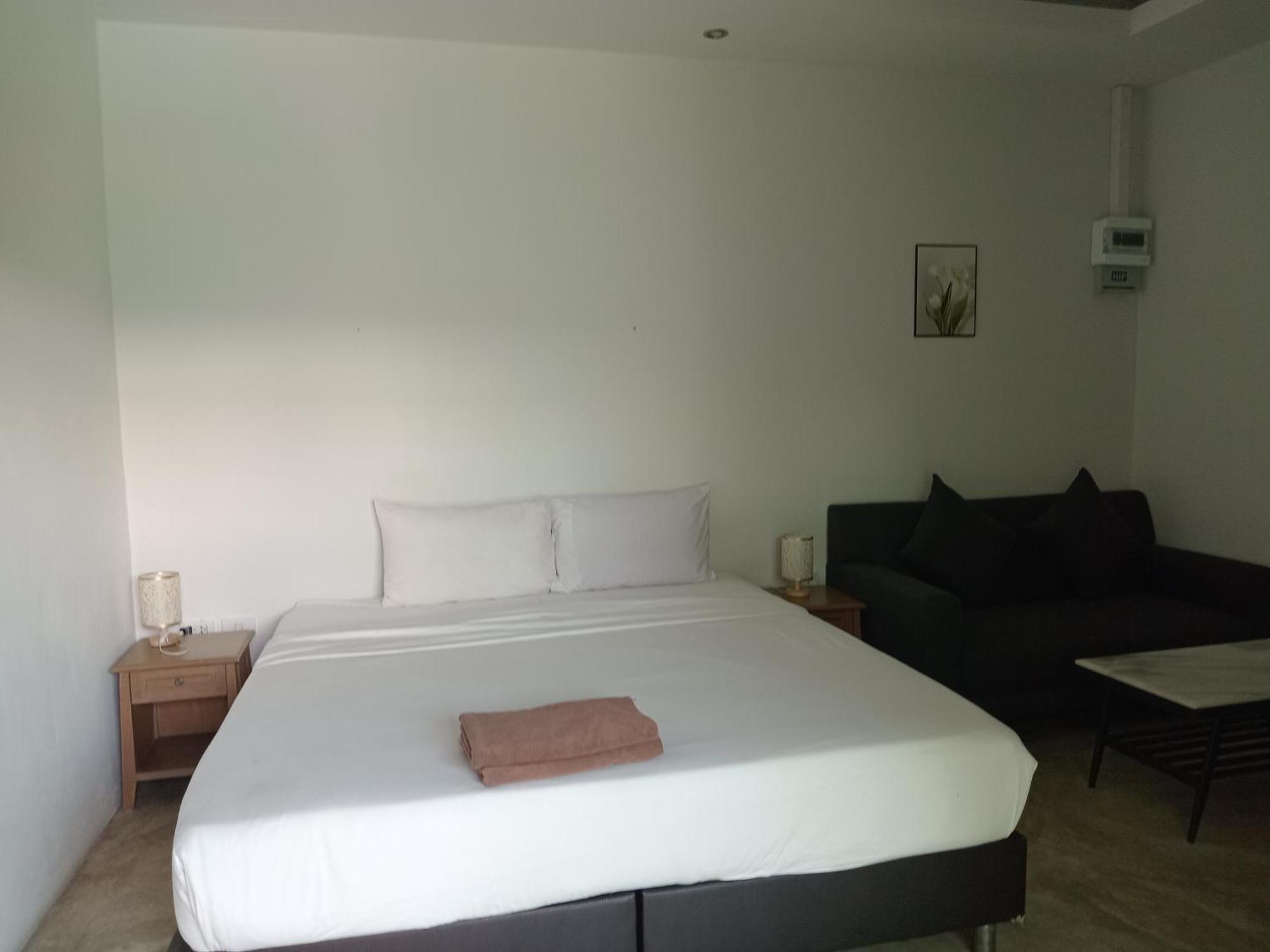 Tropical House​ Resort Hua Hin
