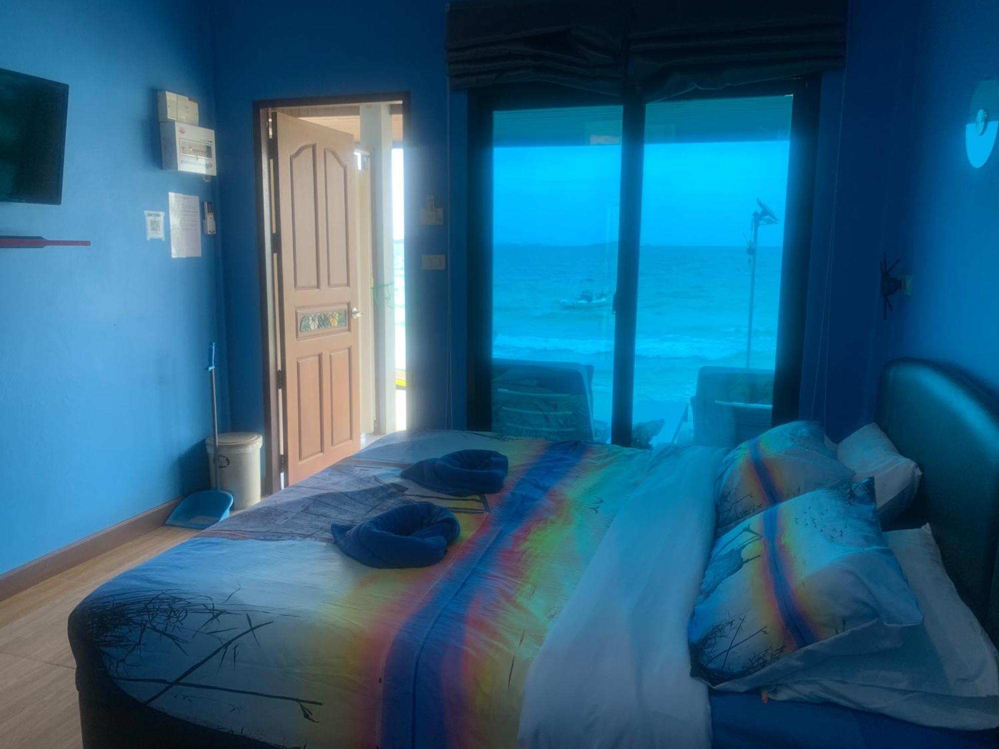 ลุงดำฮัทบีช Guest house Koh Samet