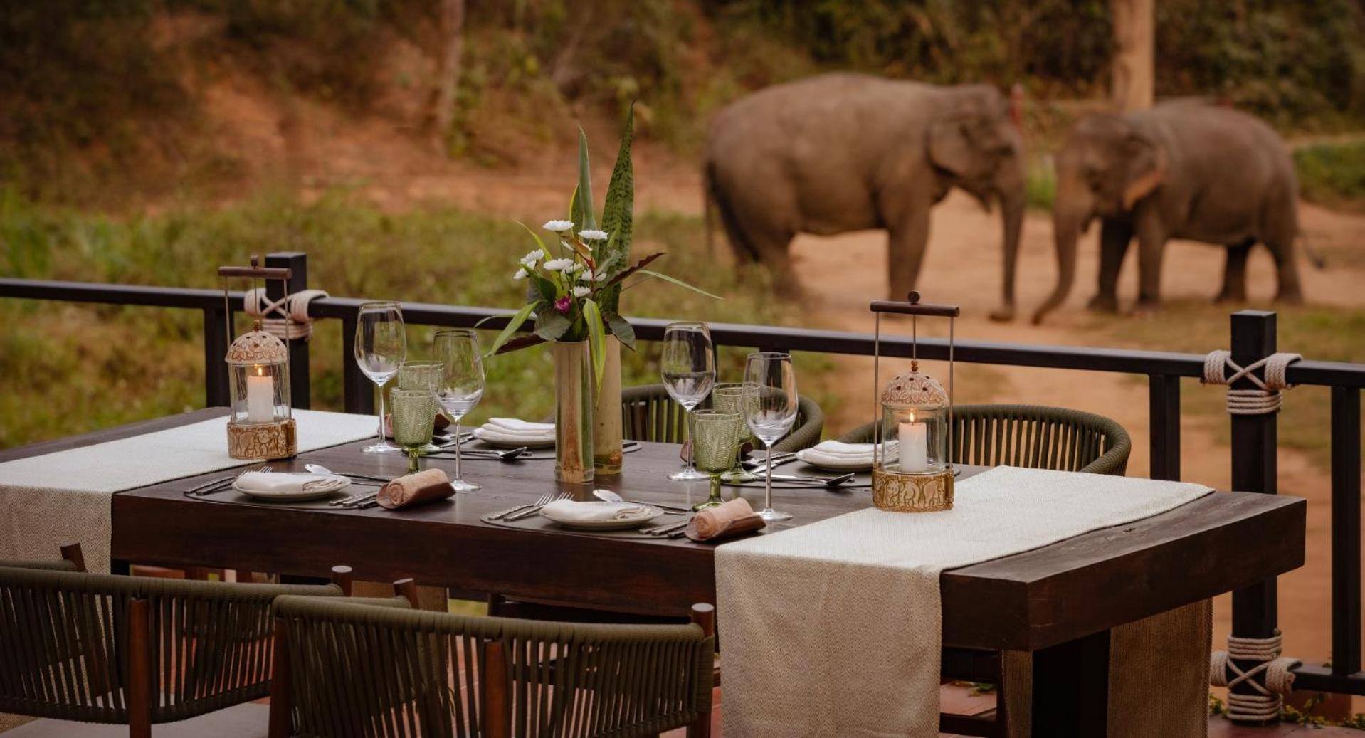 Resort Anantara Golden Triangle Elephant Camp &