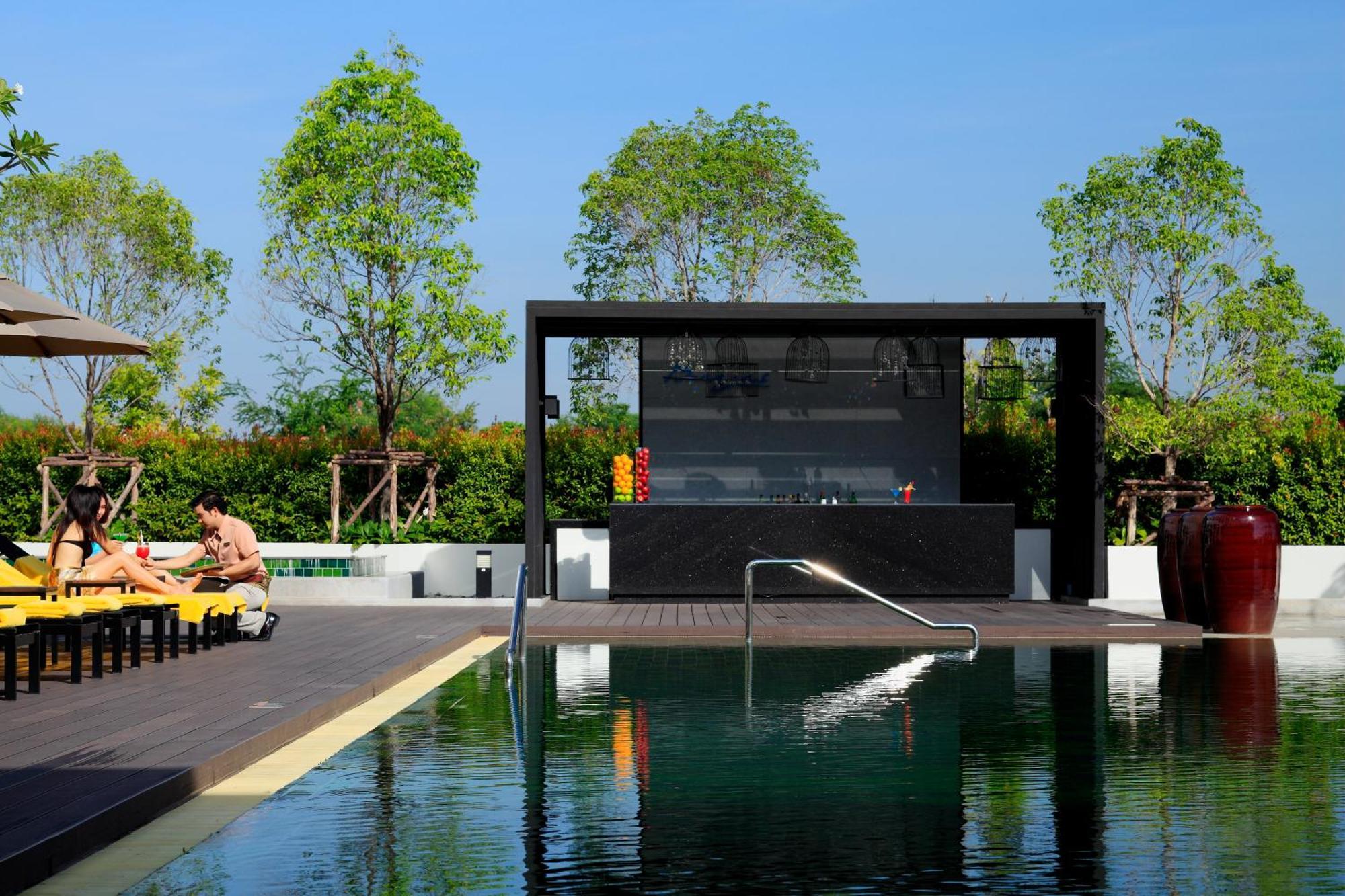 Avani & Convention Centre Hotel