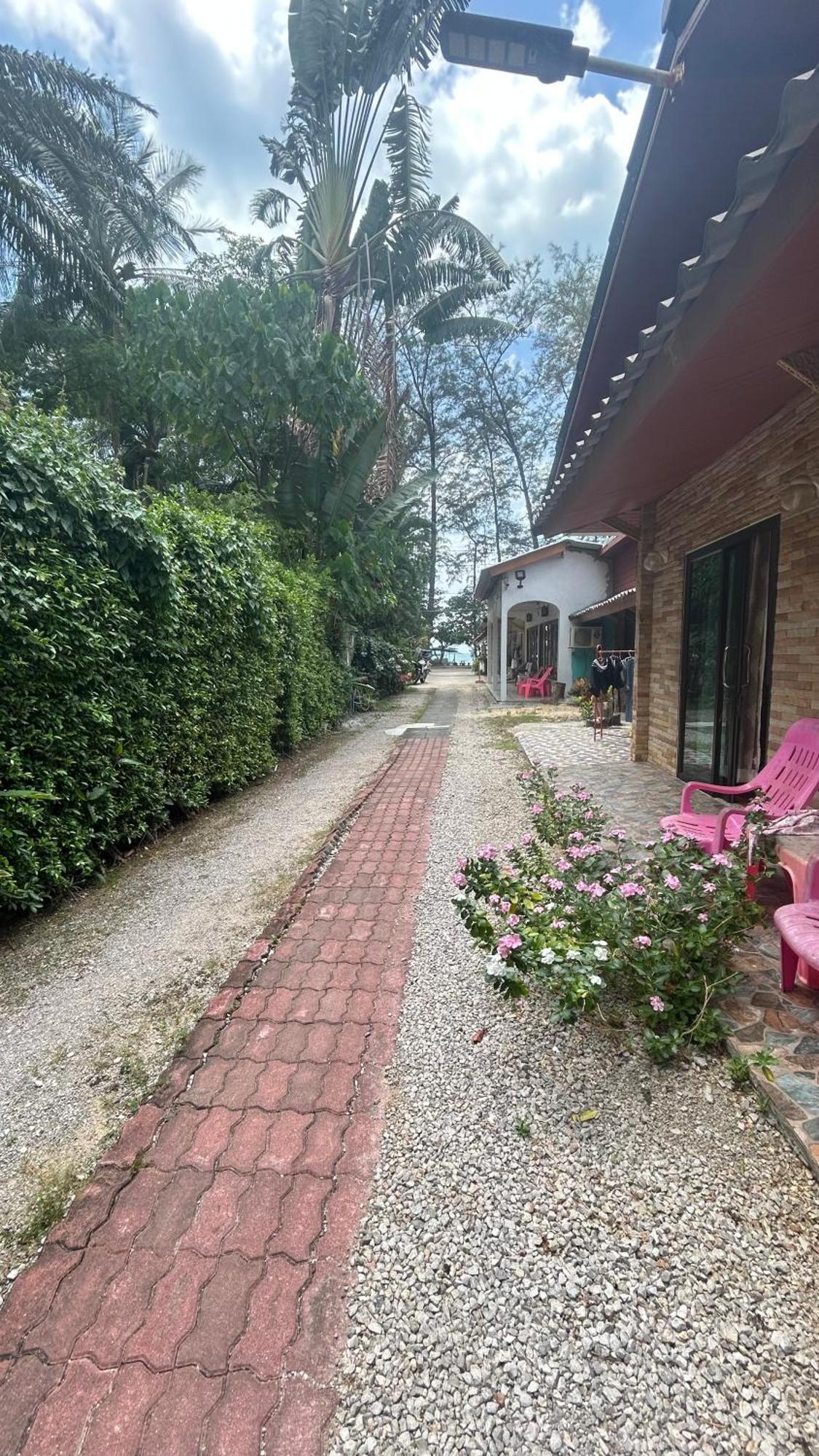 Pakmeng Beach Resort Guest house