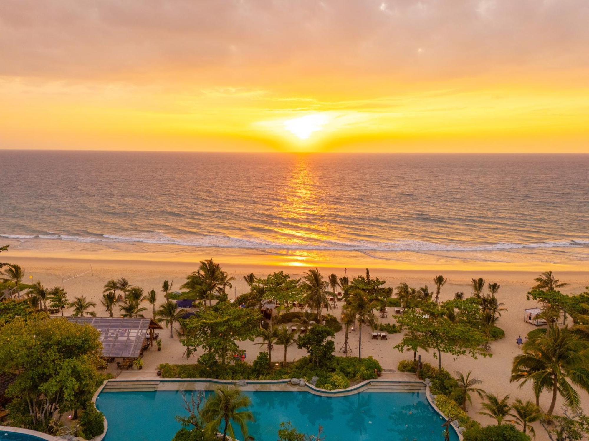 Santhiya Phuket & 5* Khok Kloi