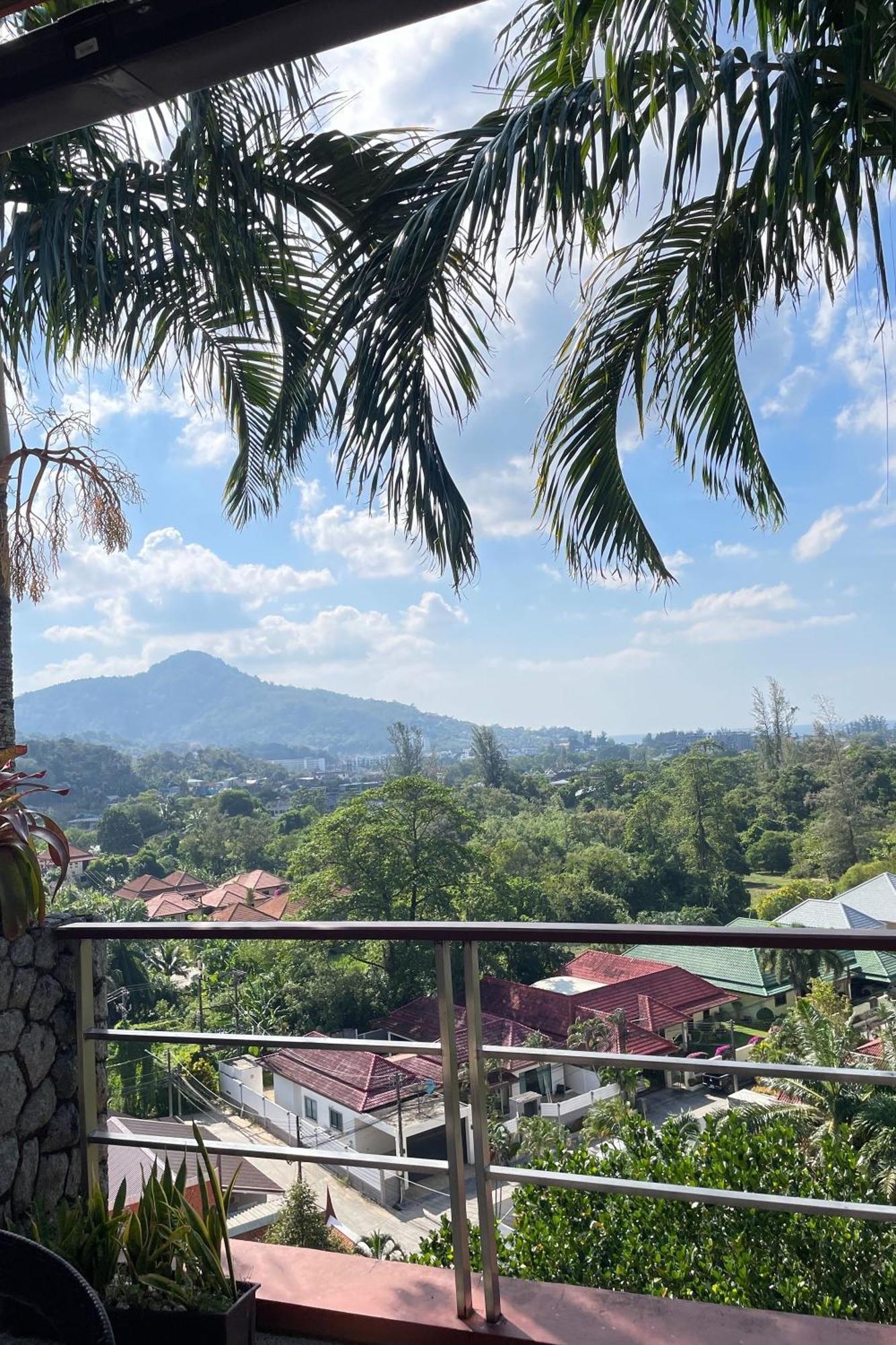Hill Kamala Beach