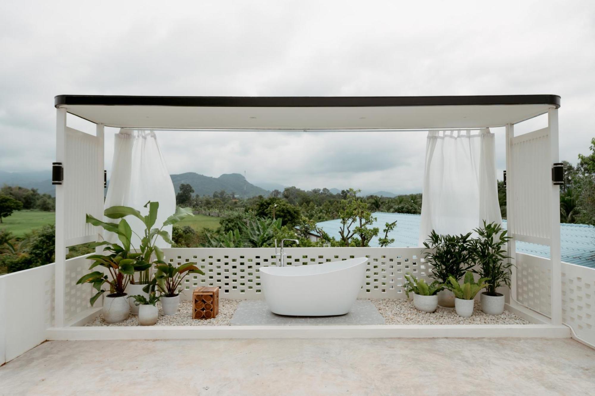 Resort Paramount 2 *