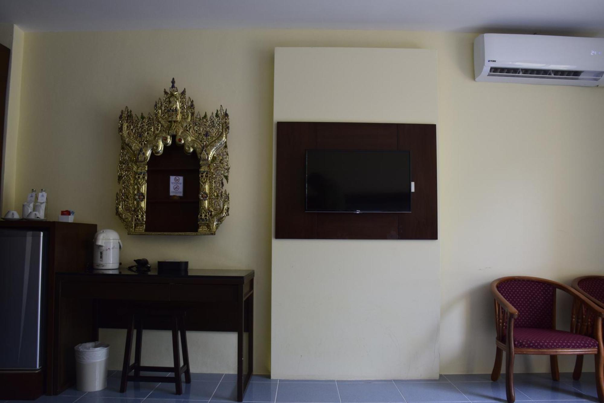 Blue Grand And In Chalong Phuket By Dayuu 5* Ban Saiyuan