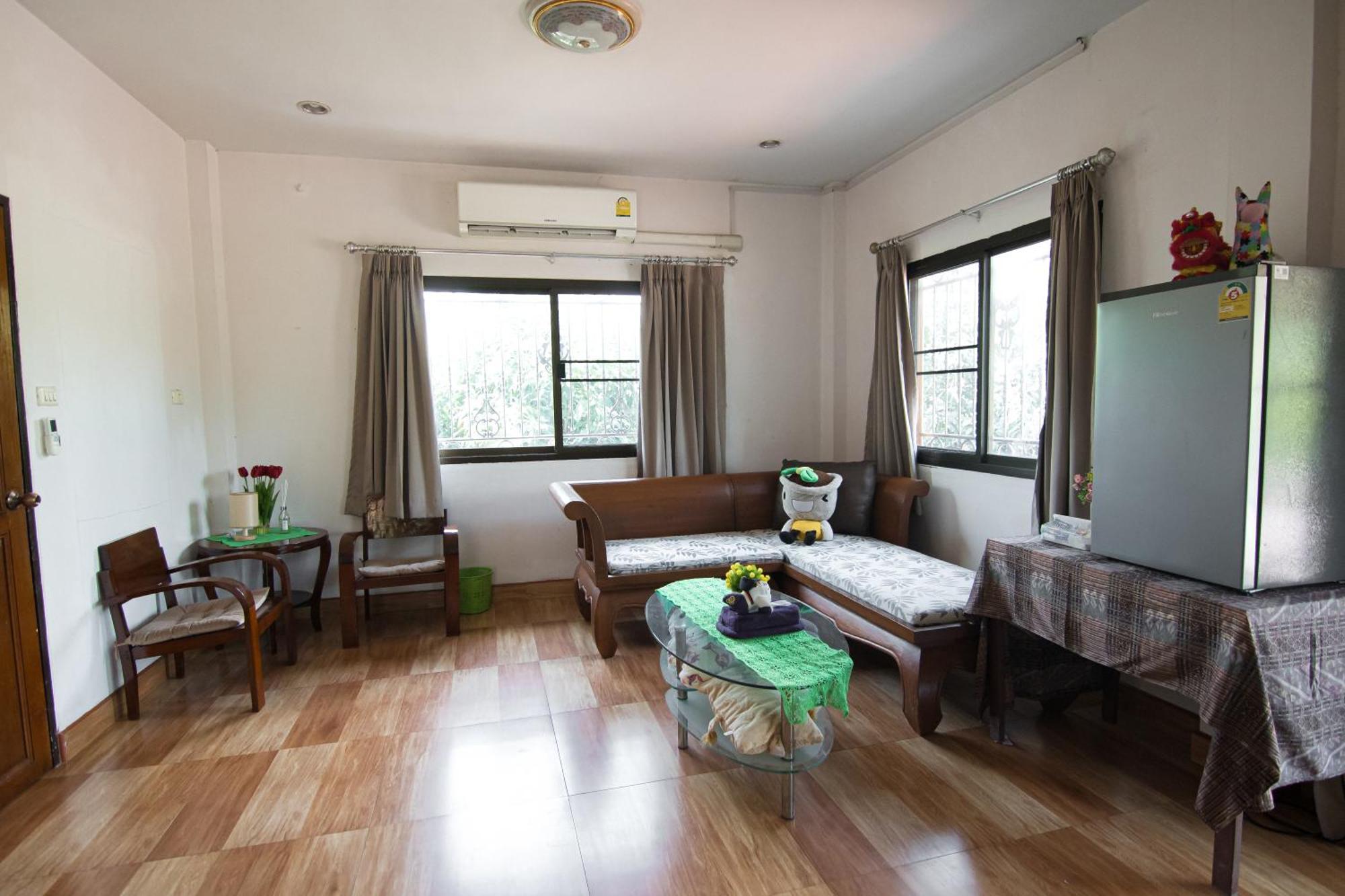 Corner House * Phra Nakhon Si Ayutthaya
