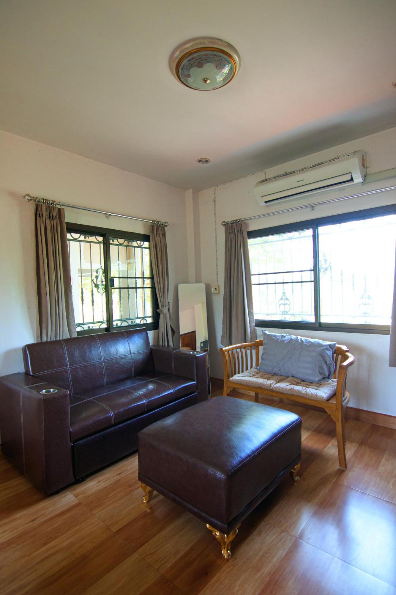 Hotel Corner House