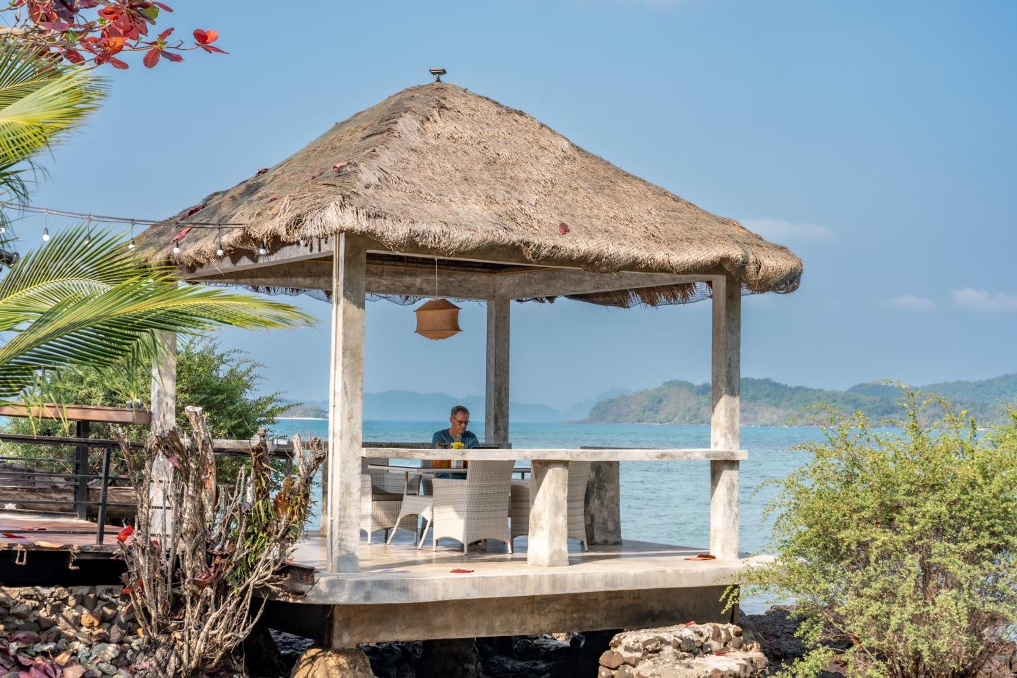 White Resort Koh Mak