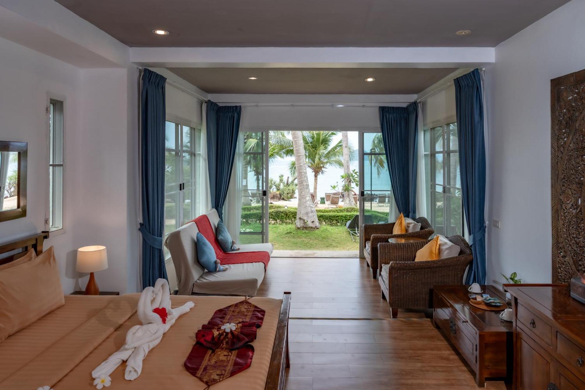 Resort White 3*