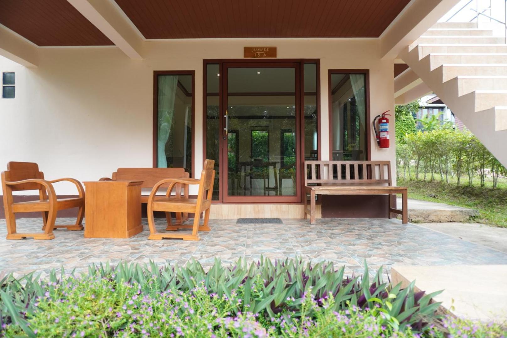 Cascade Tara Hotel