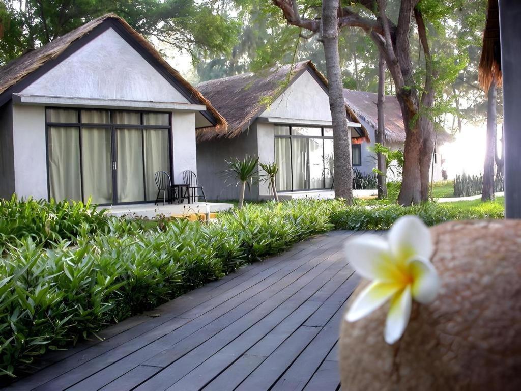 Hotel Hansar Casuarina Cha Am Phetchaburi