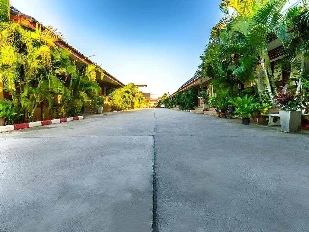 Baan Suan Rim Num Resort 2*