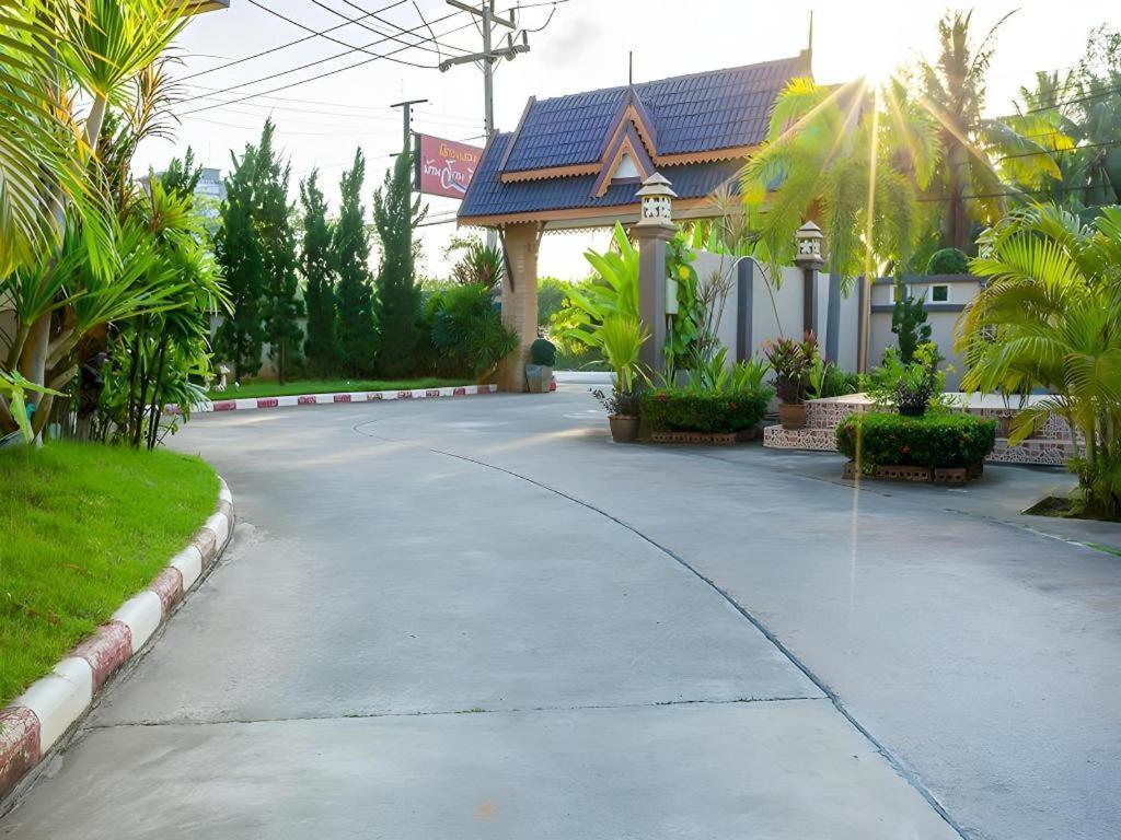 Resort Baan Suan Rim Num Surat Thani