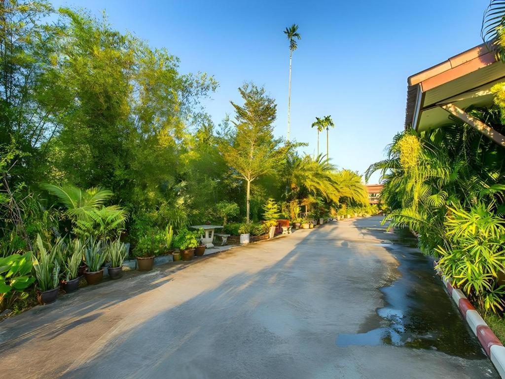 Baan Suan Rim Num Resort 2*