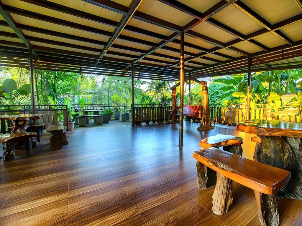 Baan Suan Rim Num 2*