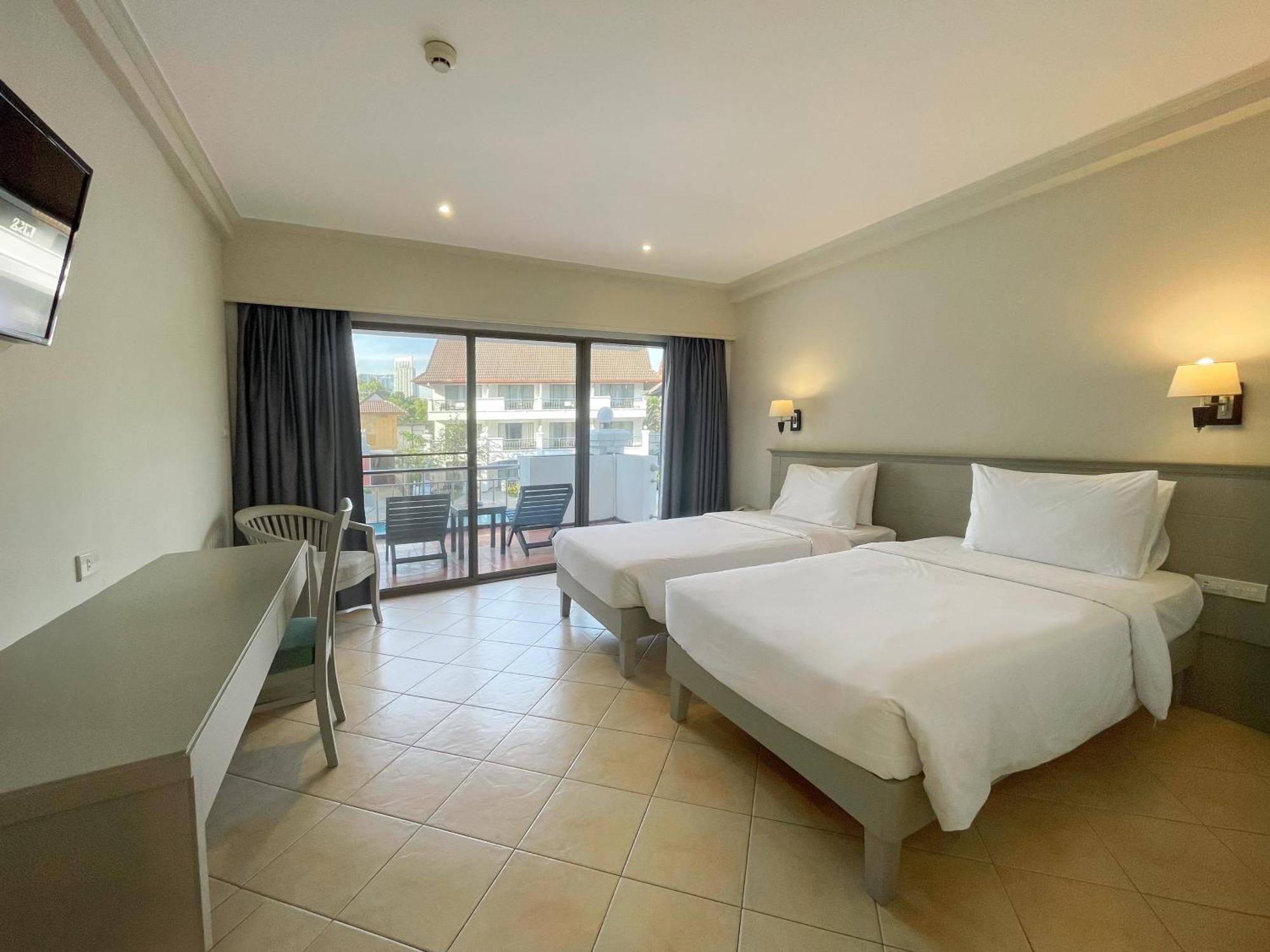 Pinnacle Grand Jomtien And Club 4* Na Chom Thian