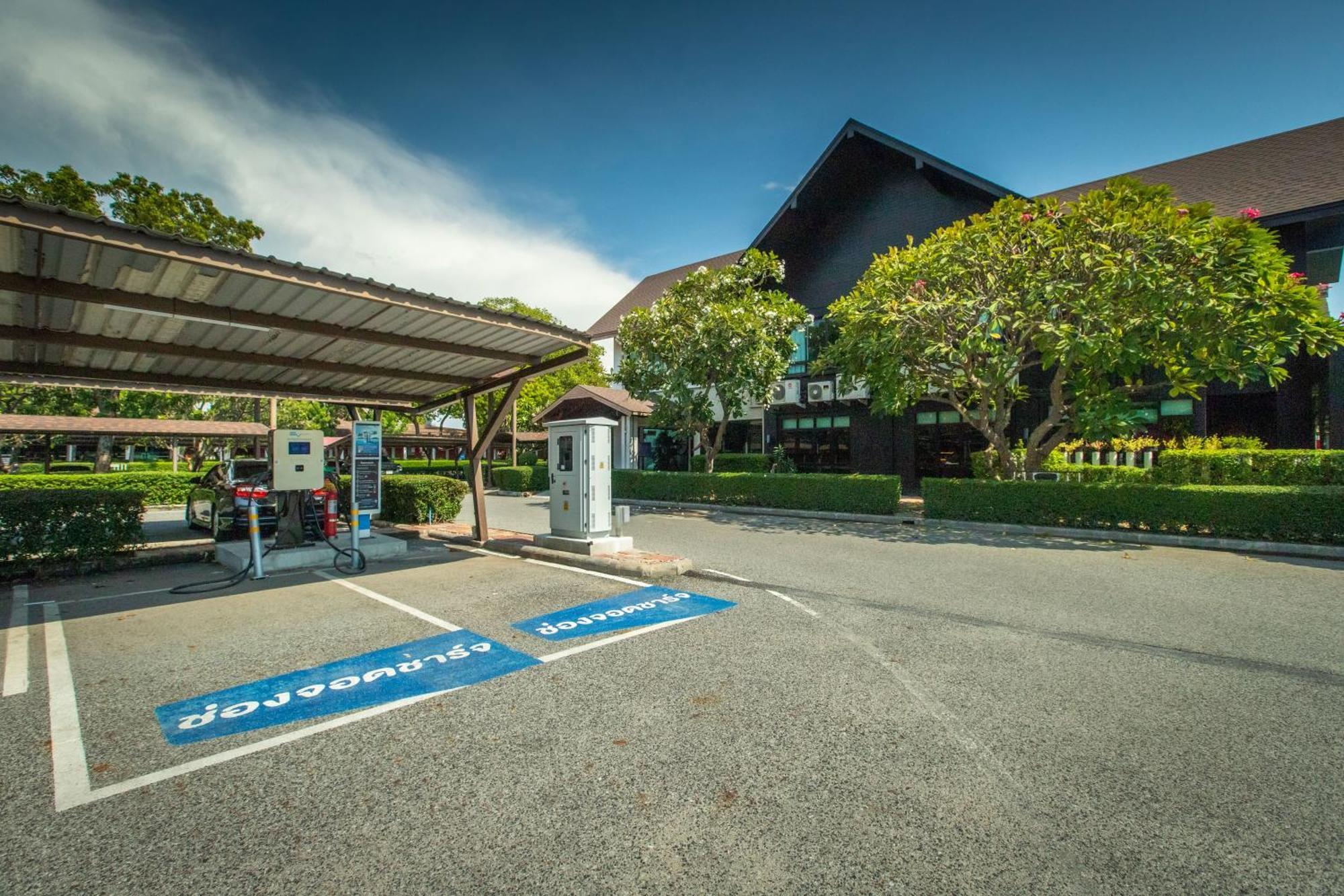 Hotel Bangsaen Heritage 4*