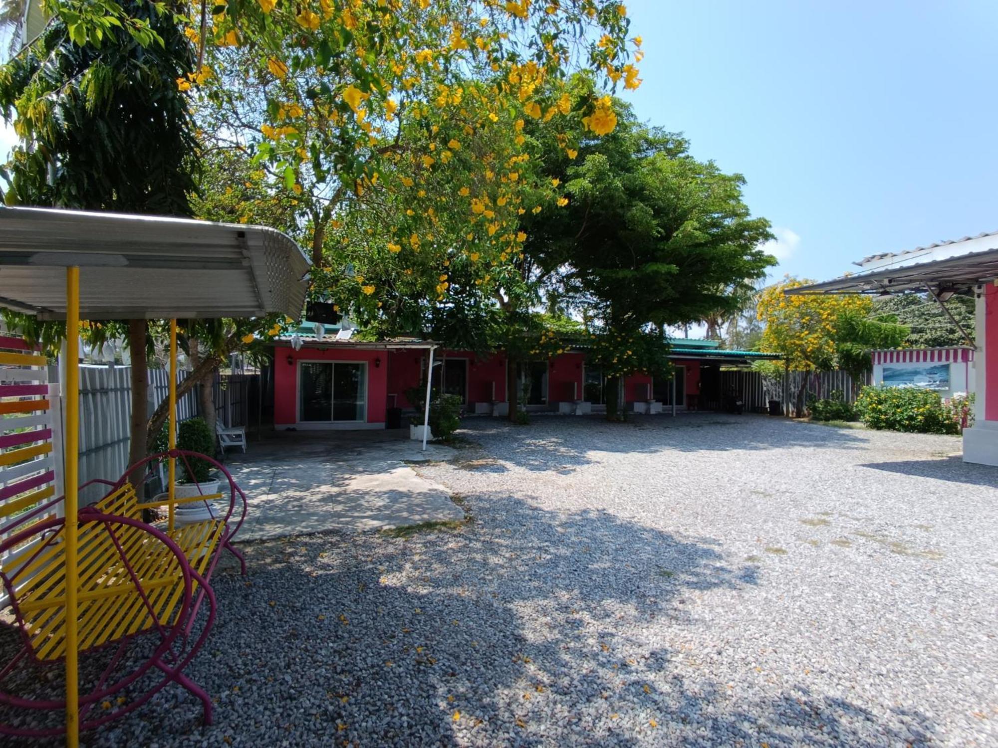 Saan Rak Resort *