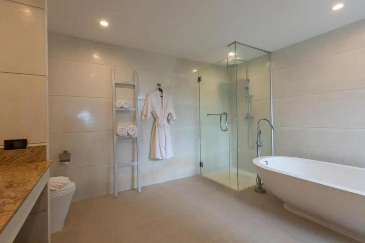 Luxury Sunsai 5br Front In Koh Samui