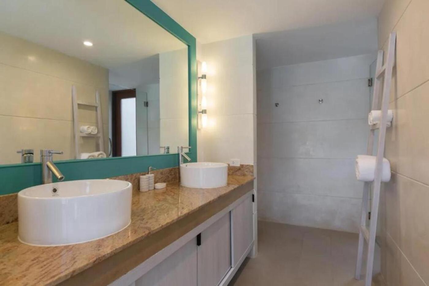 Villa Luxury Sunsai 5br Front In Koh Samui