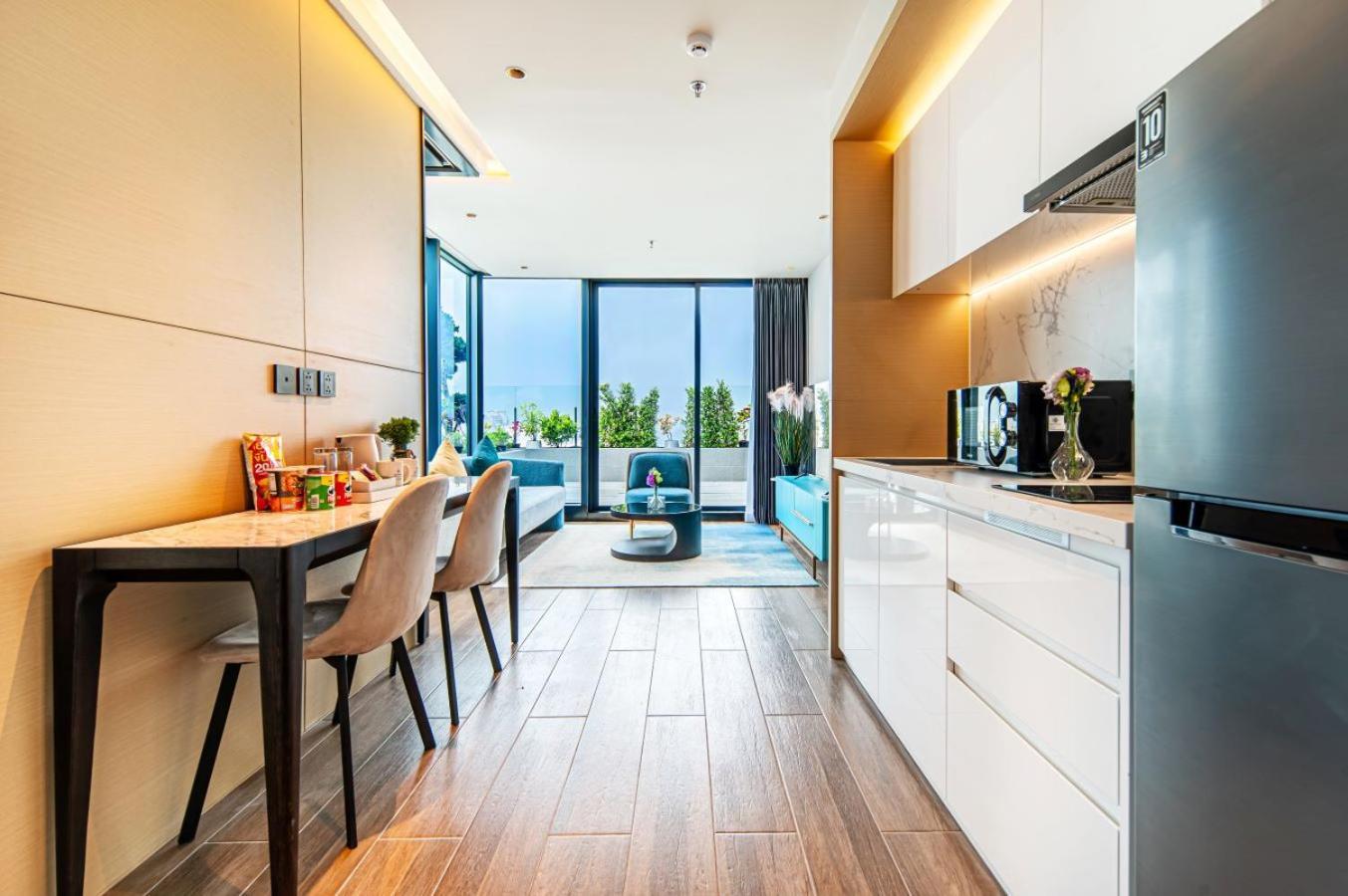 Beverly Mountain Bay, Trademark Collection By Wyndham