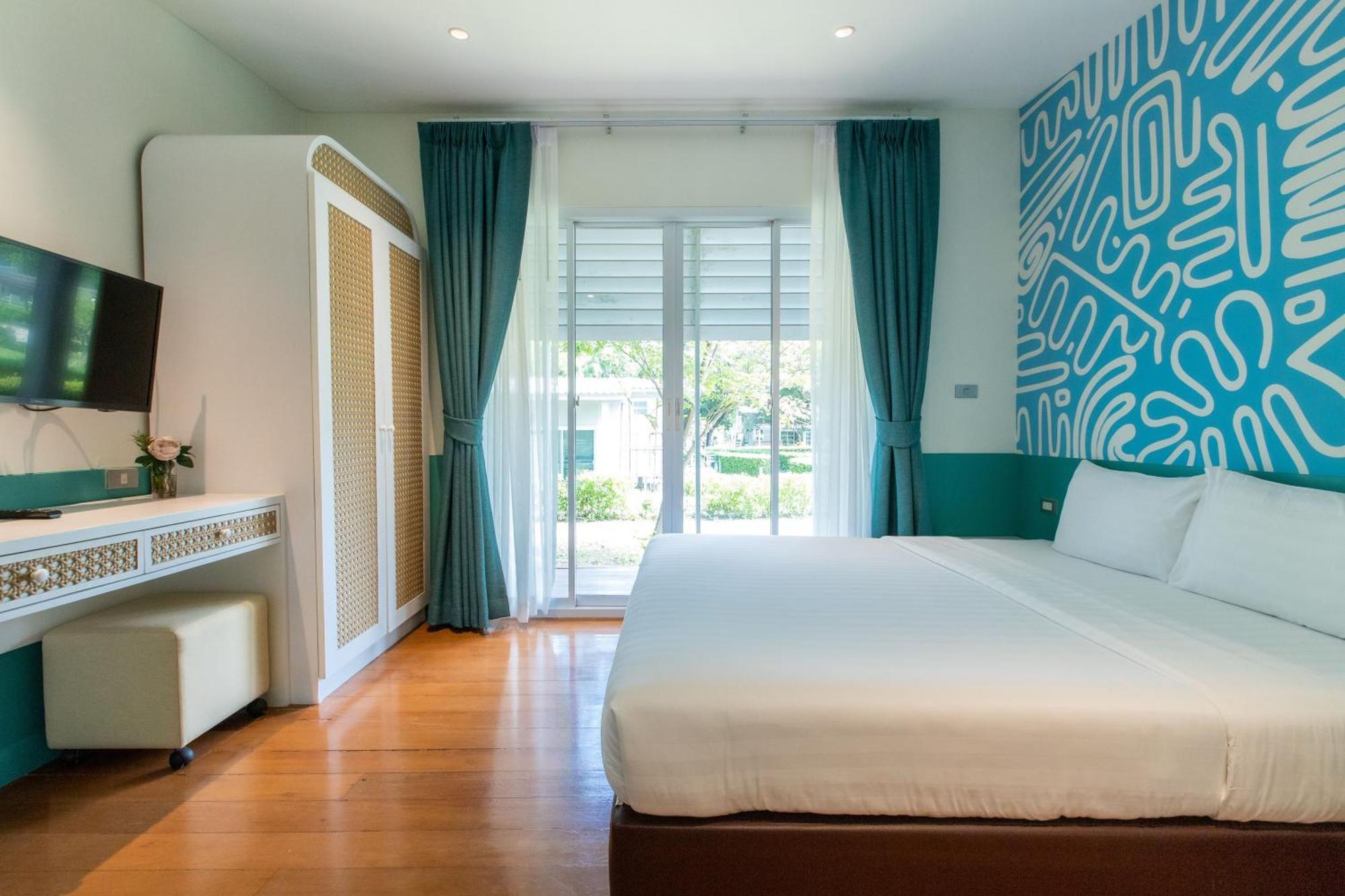 Hotel Bangsaen Heritage 4*