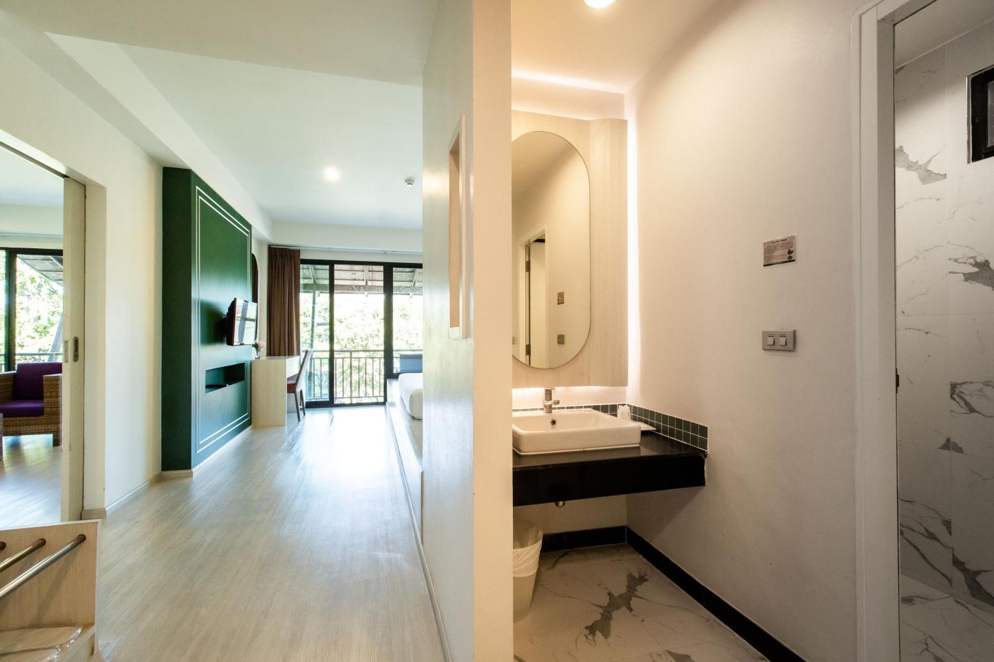 Bangsaen Heritage Hotel 4*