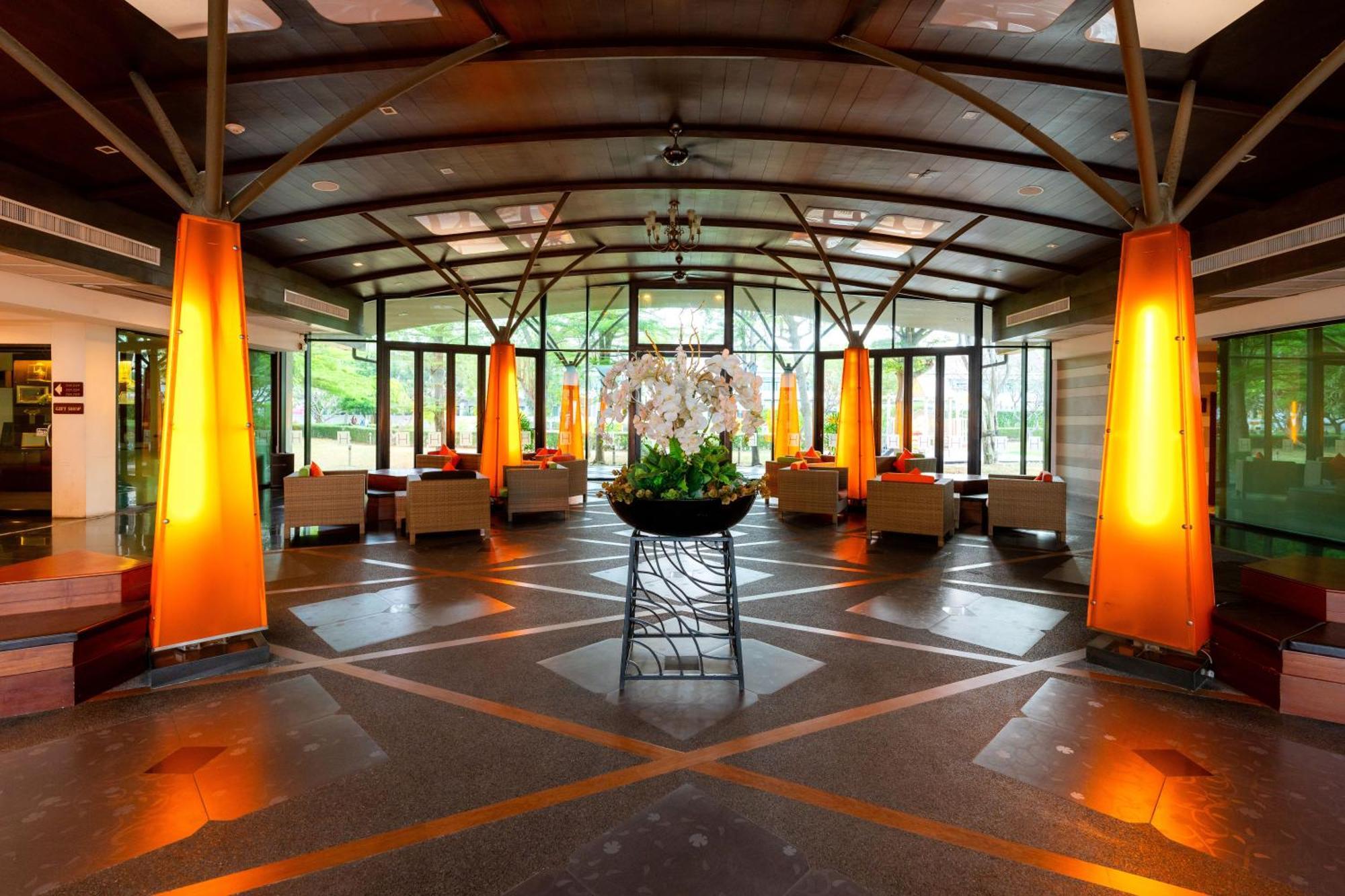 Bangsaen Heritage Hotel 4*