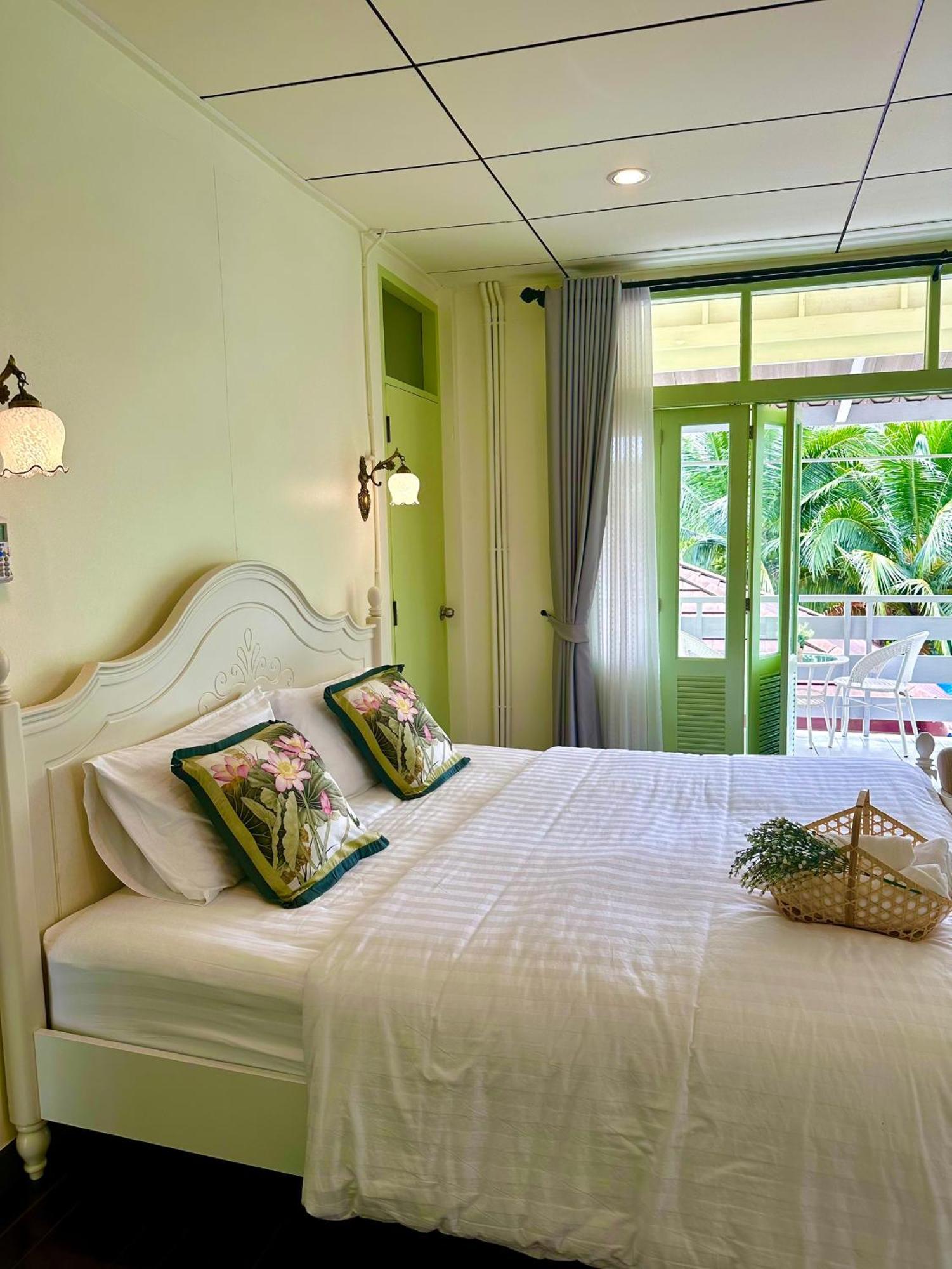 Hotel เซน บัลโคนี่ เฮ้าส์ ระนอง Ban Lum Than
