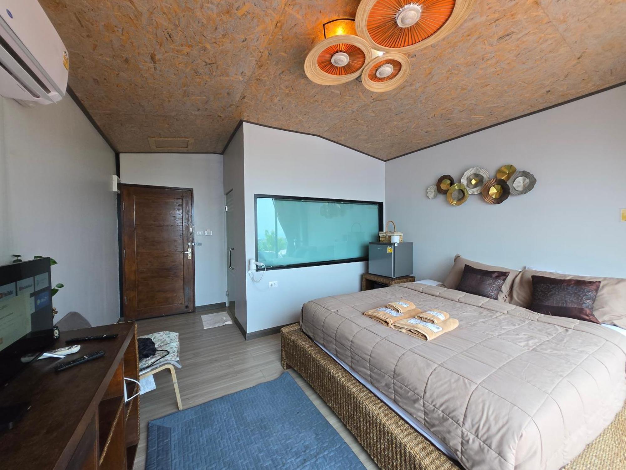 Deep Mountain View Villa *
