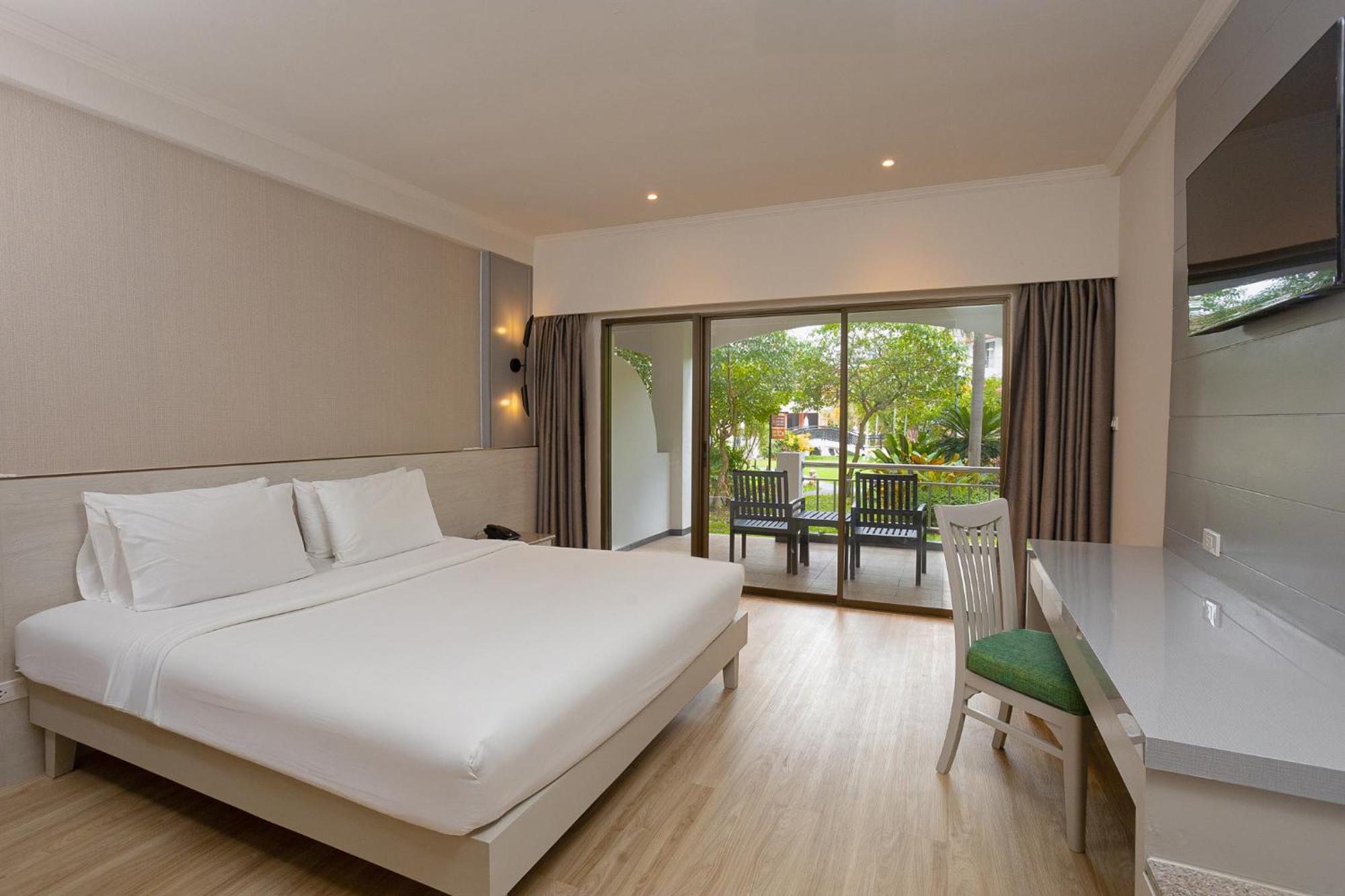 Pinnacle Grand Jomtien And Club 4*