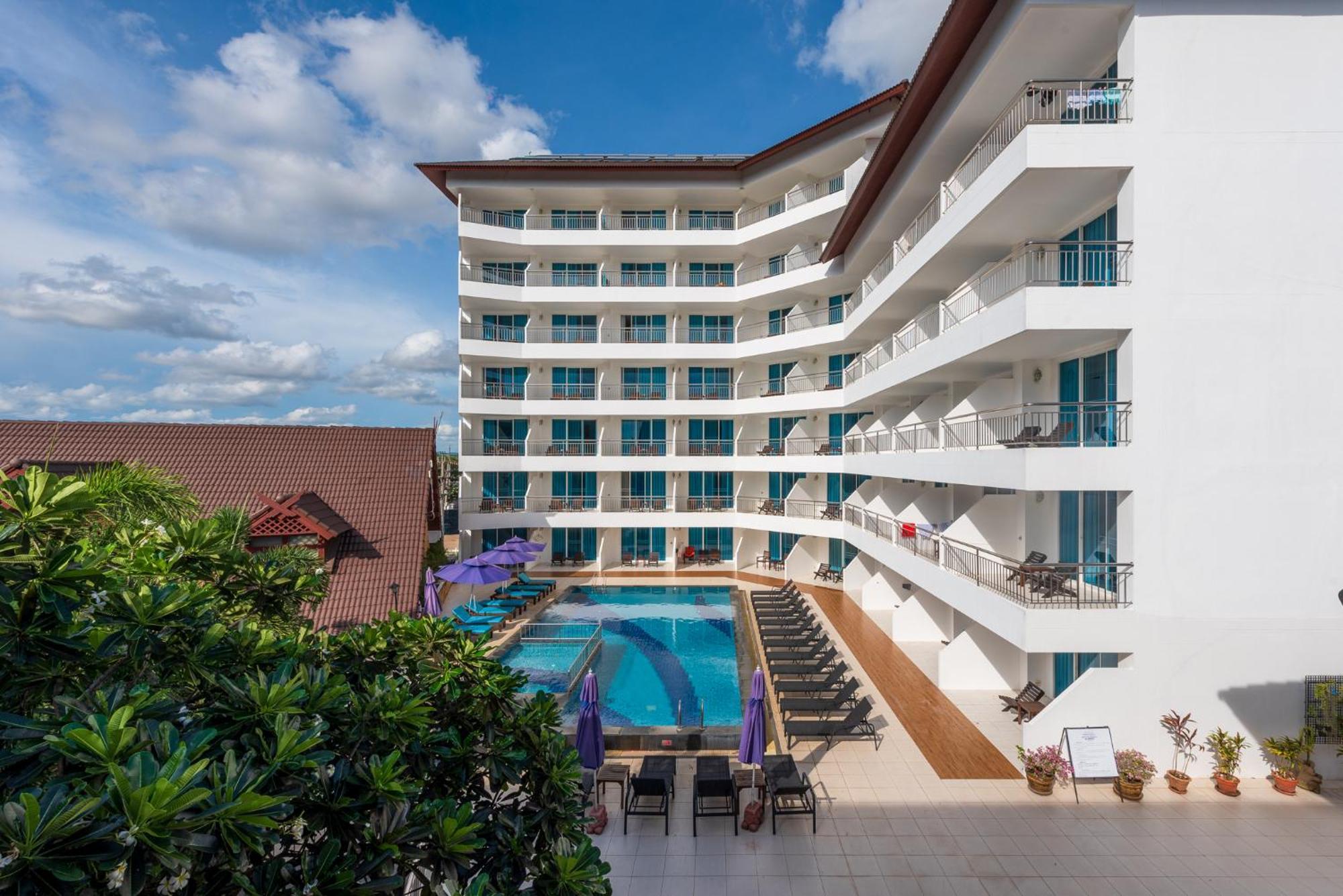 Pinnacle Grand Jomtien And Club 4* Na Chom Thian