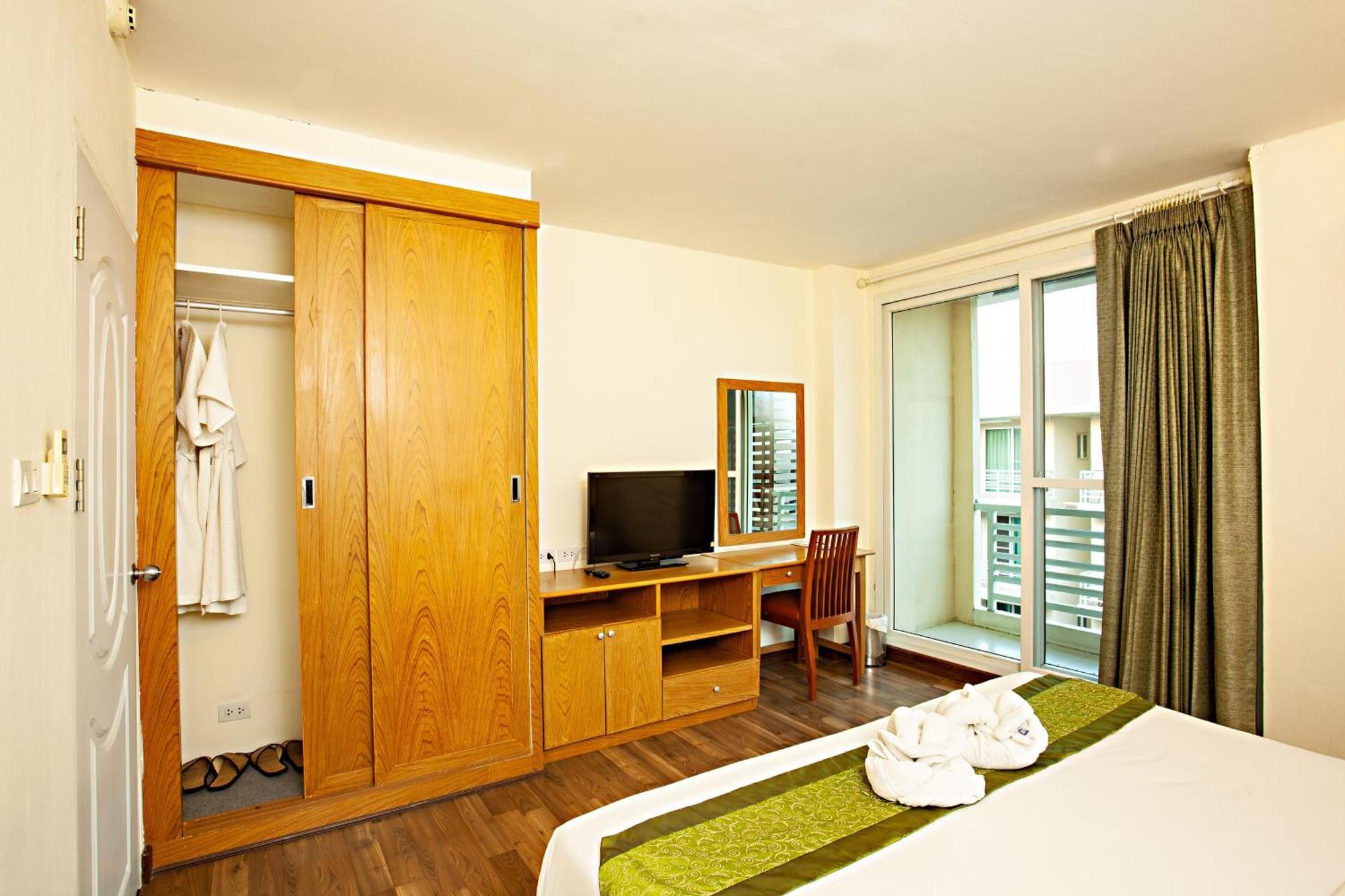 Tm Land Hotel
