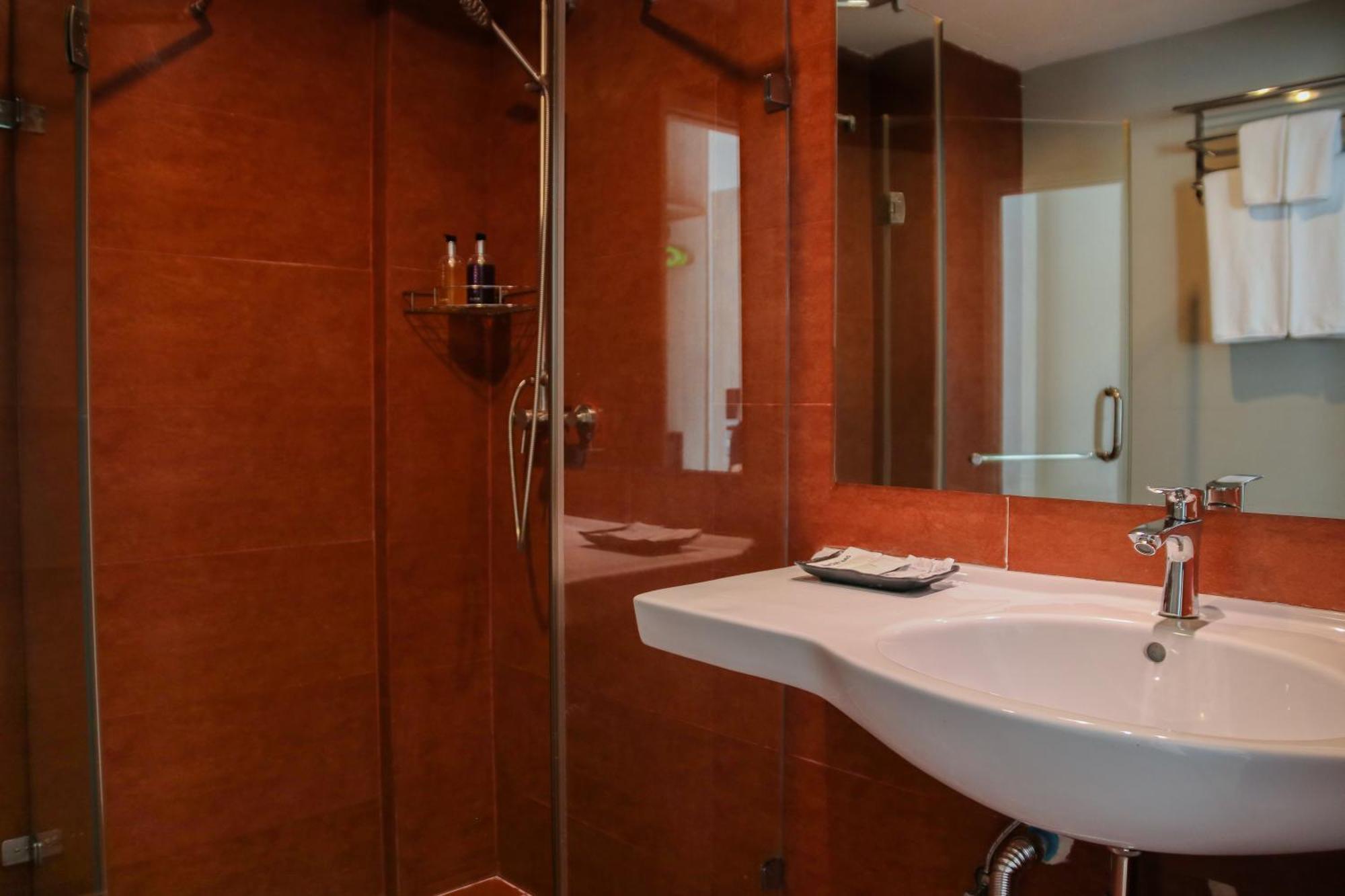Hotel Glow Krabi 4*