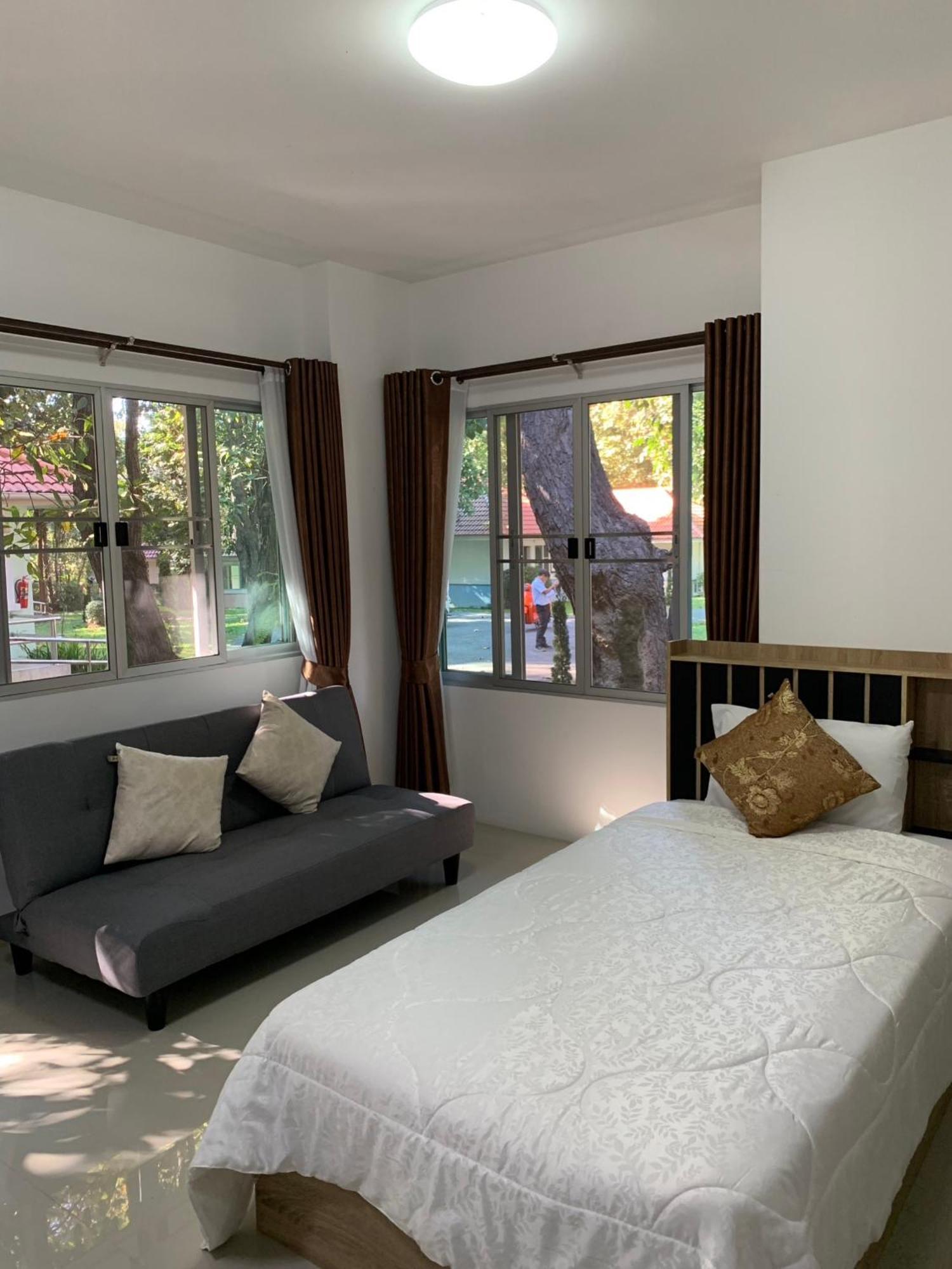 Hotel Baan Pingkan Wellness San Kamphaeng
