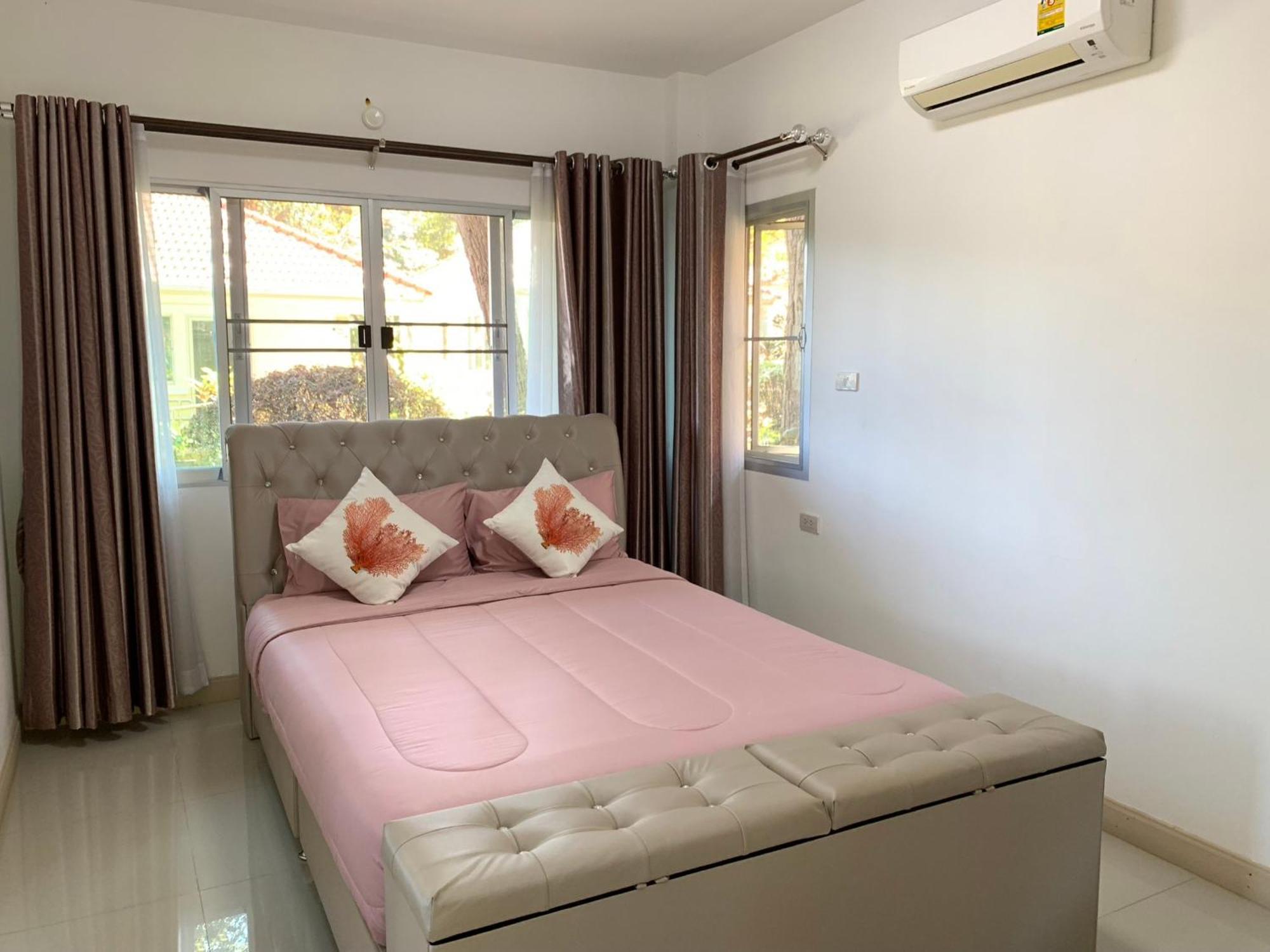 Baan Pingkan Wellness Hotel San Kamphaeng