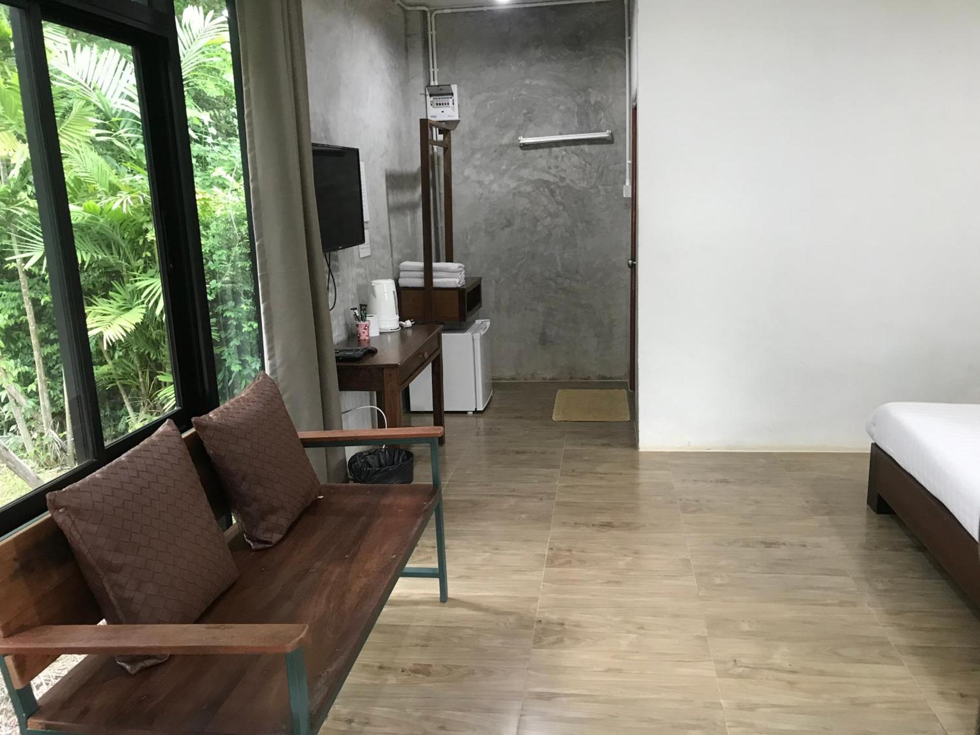 Resort Sangkaset *