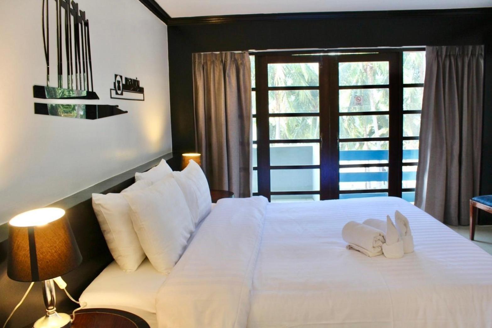S2 - Sha Certified Hotel Bang Saen