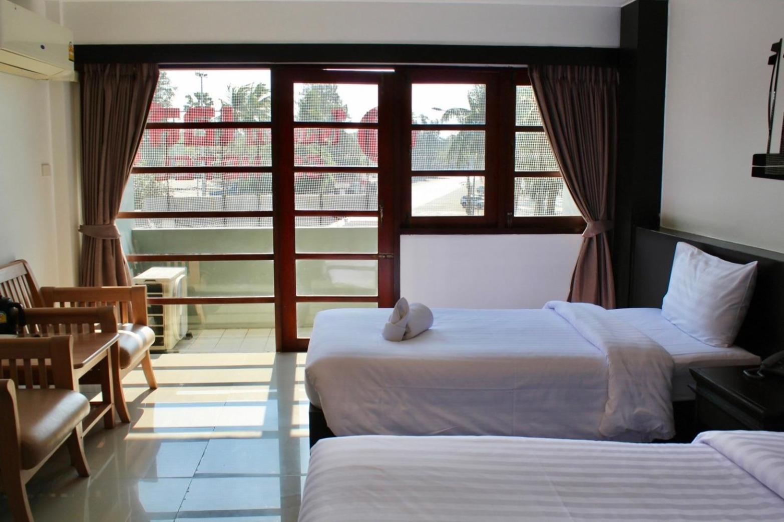 Hotel S2 - Sha Certified *