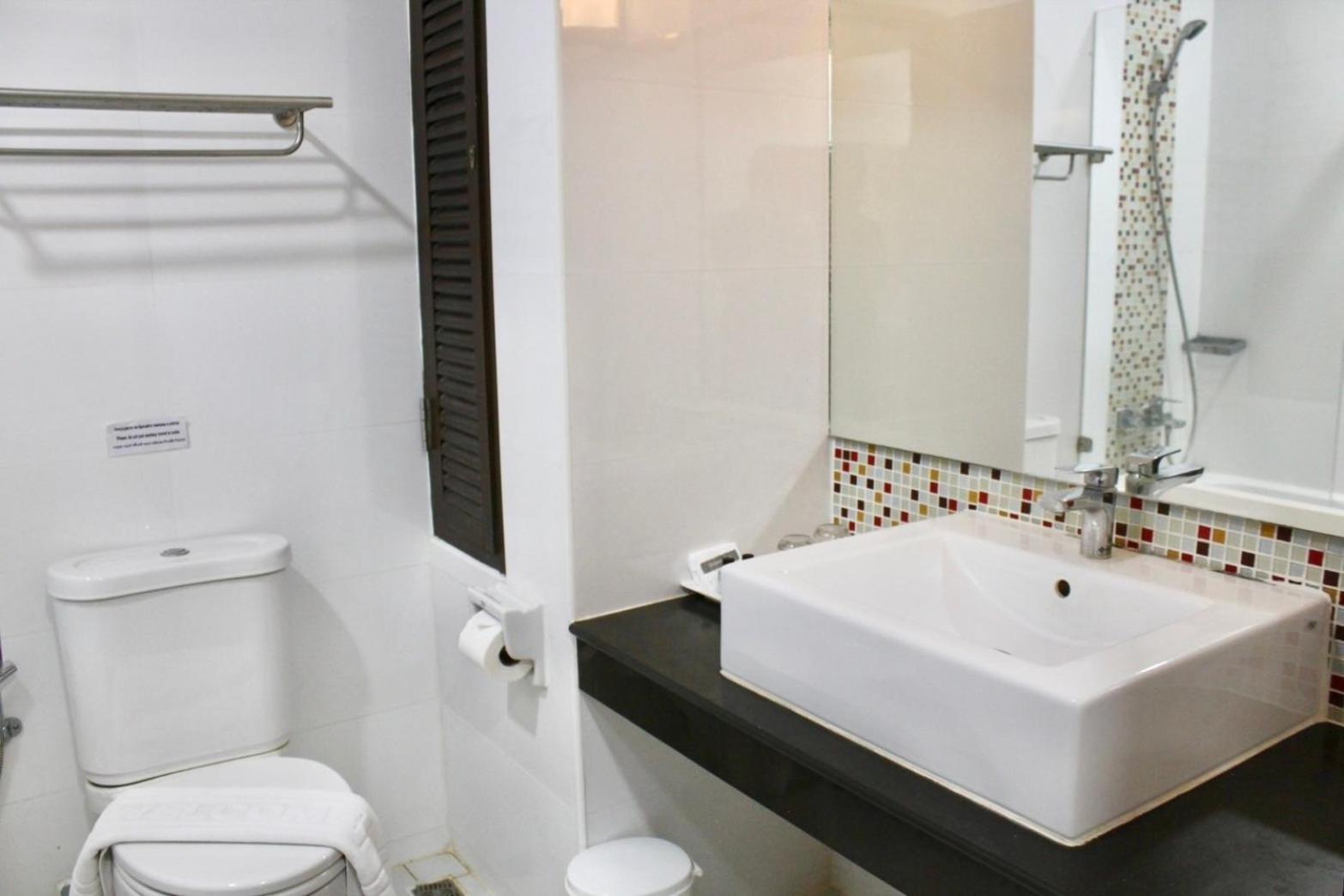 S2 - Sha Certified Hotel Bang Saen